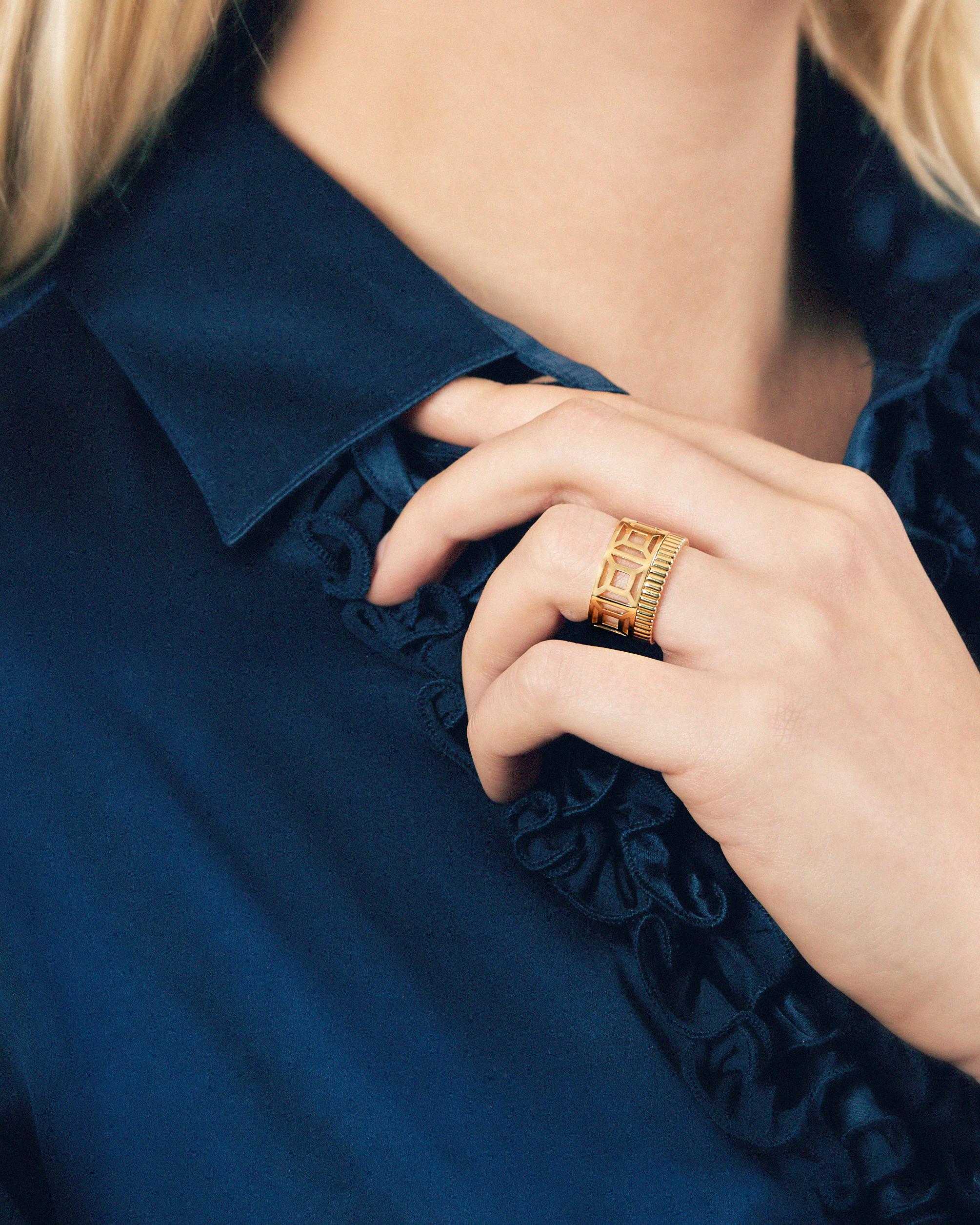 Contemporain Bague Quatre en or jaune ajouré Boucheron en vente