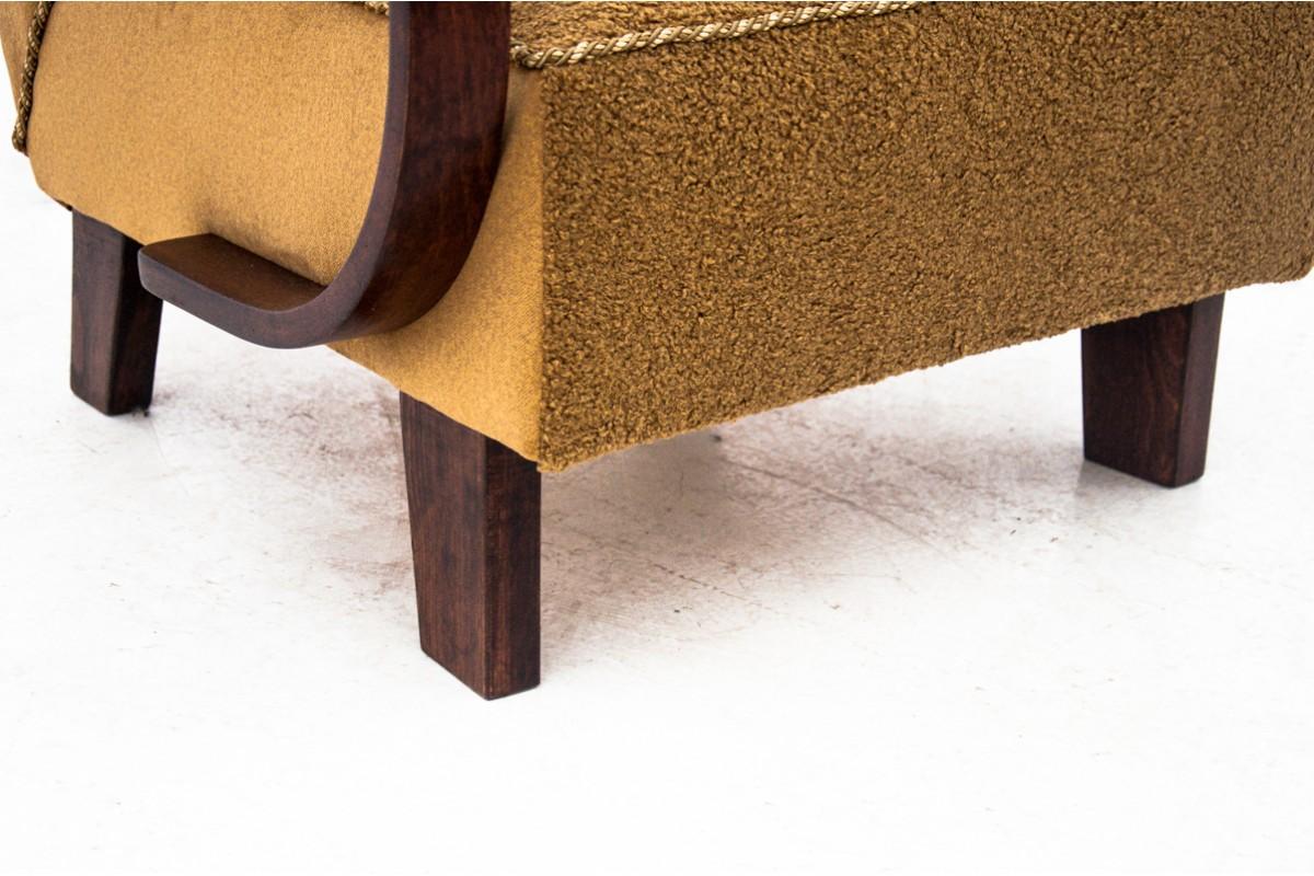 Boucle armchair, designed by J. Halabala, Czechoslovakia, 1930s. For Sale 2