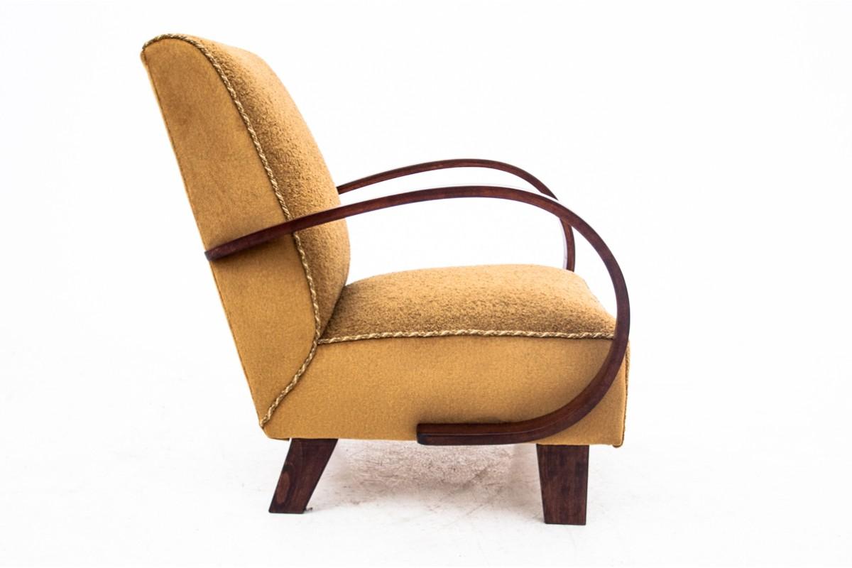 Boucle armchair, designed by J. Halabala, Czechoslovakia, 1930s. For Sale 3