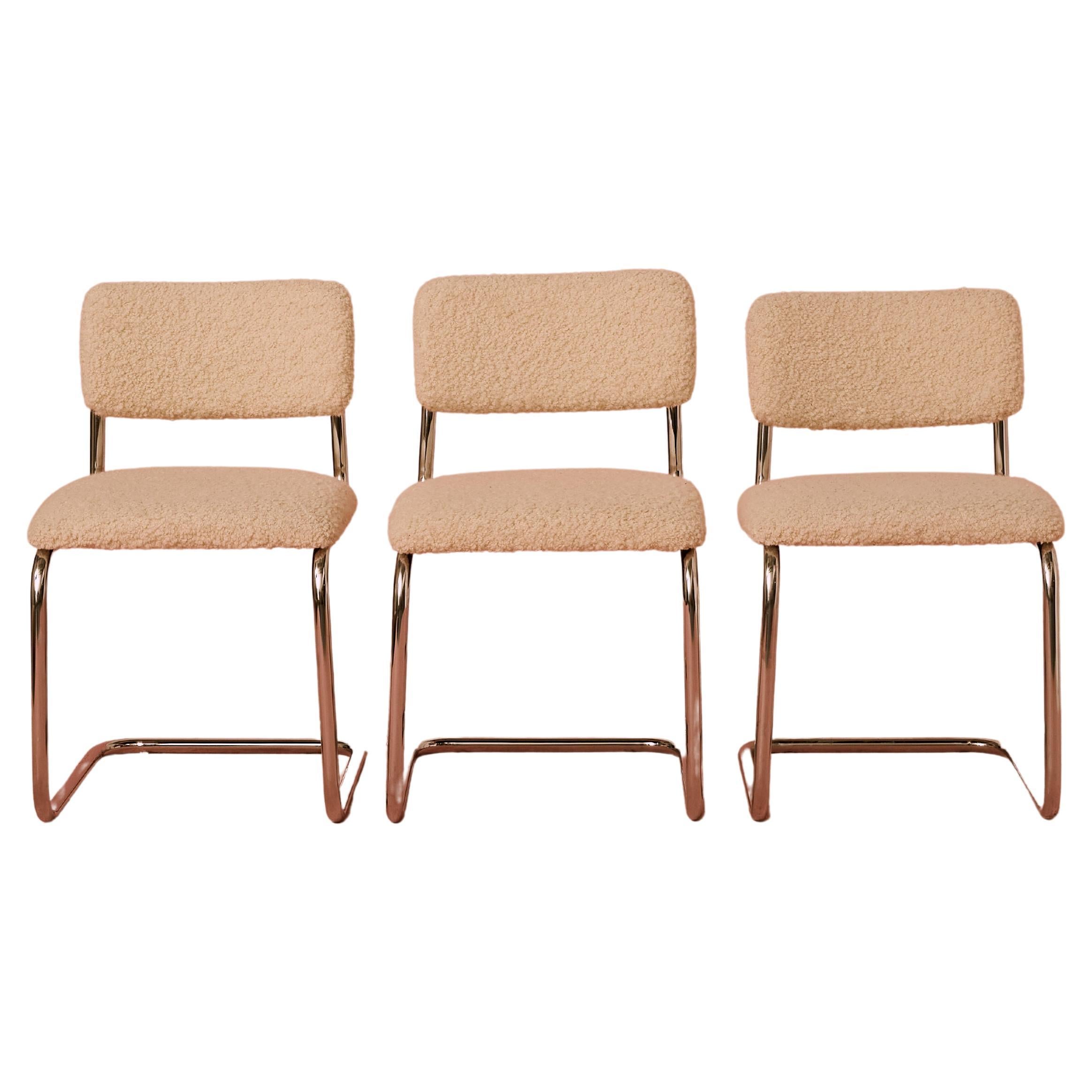 Cesca chairs, named after Marcel Breuer’s daughter, Francesca, are celebrated for their iconic modernist design. Featuring a sleek tubular steel frame and offering a choice between a cane seat and back or upholstered in a Dedar Ivy White fabric,