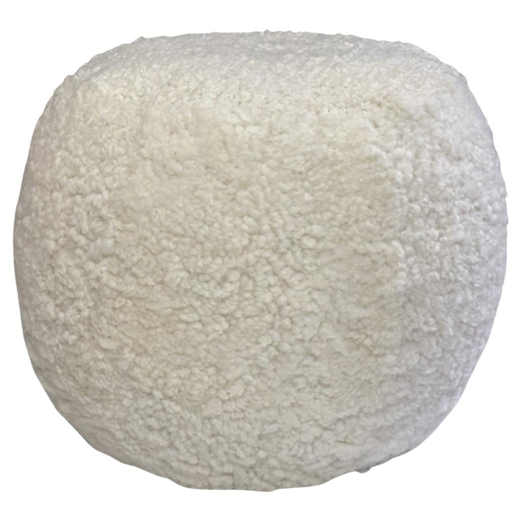 Boucle Ottoman Round, Natural White Shearling Sheepskin For Sale