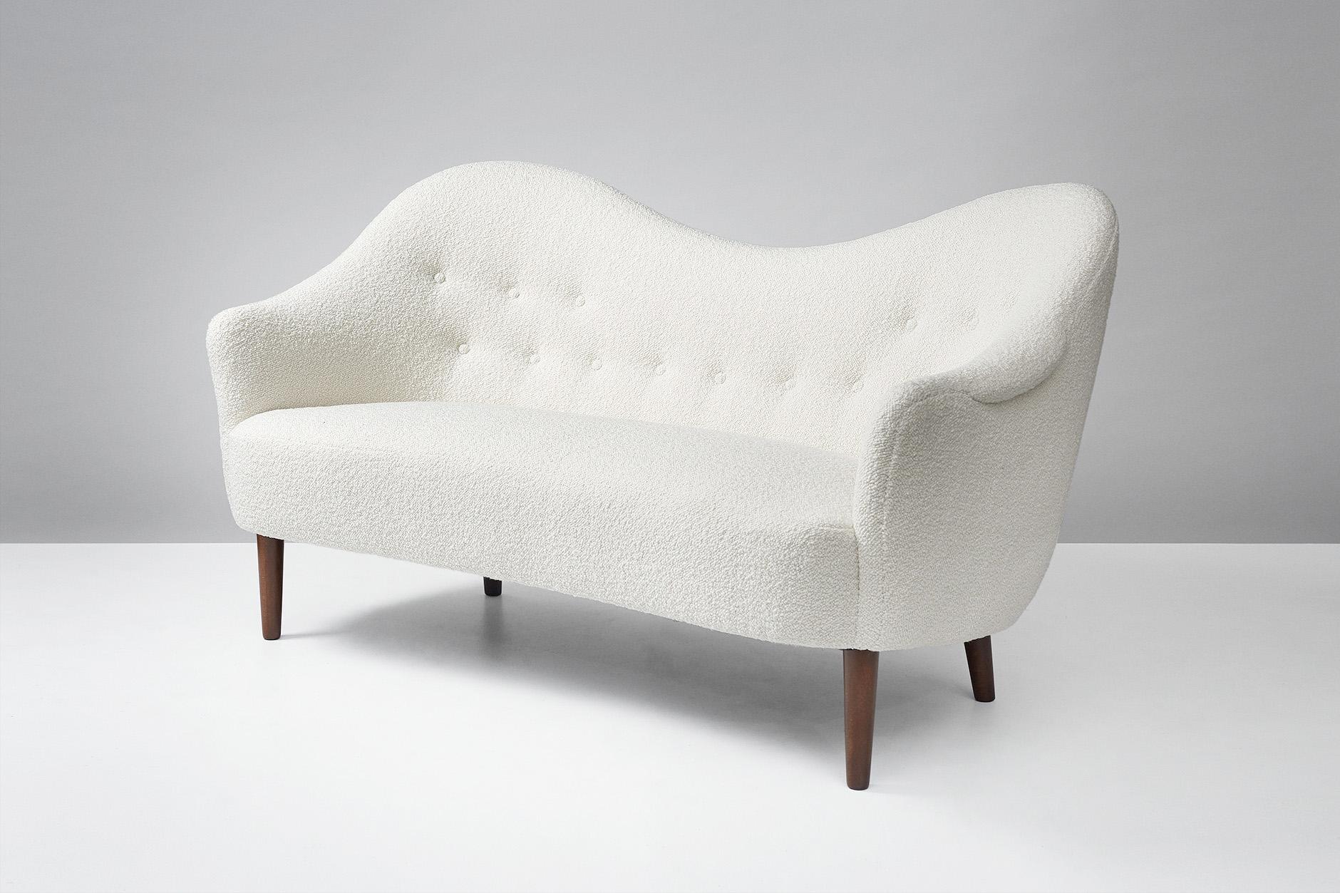 Carl Malmsten 'Samspel' sofa

First designed in 1956 and produced by AB Record, Bollnas, Sweden. This example has been reupholstered in luxurious bouclé wool fabric from Dedar, Milan. Stained beech legs.
