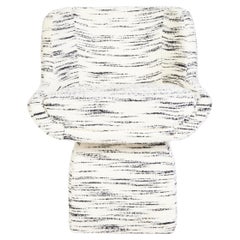 Boucle Small Oscar Chair by Duistt