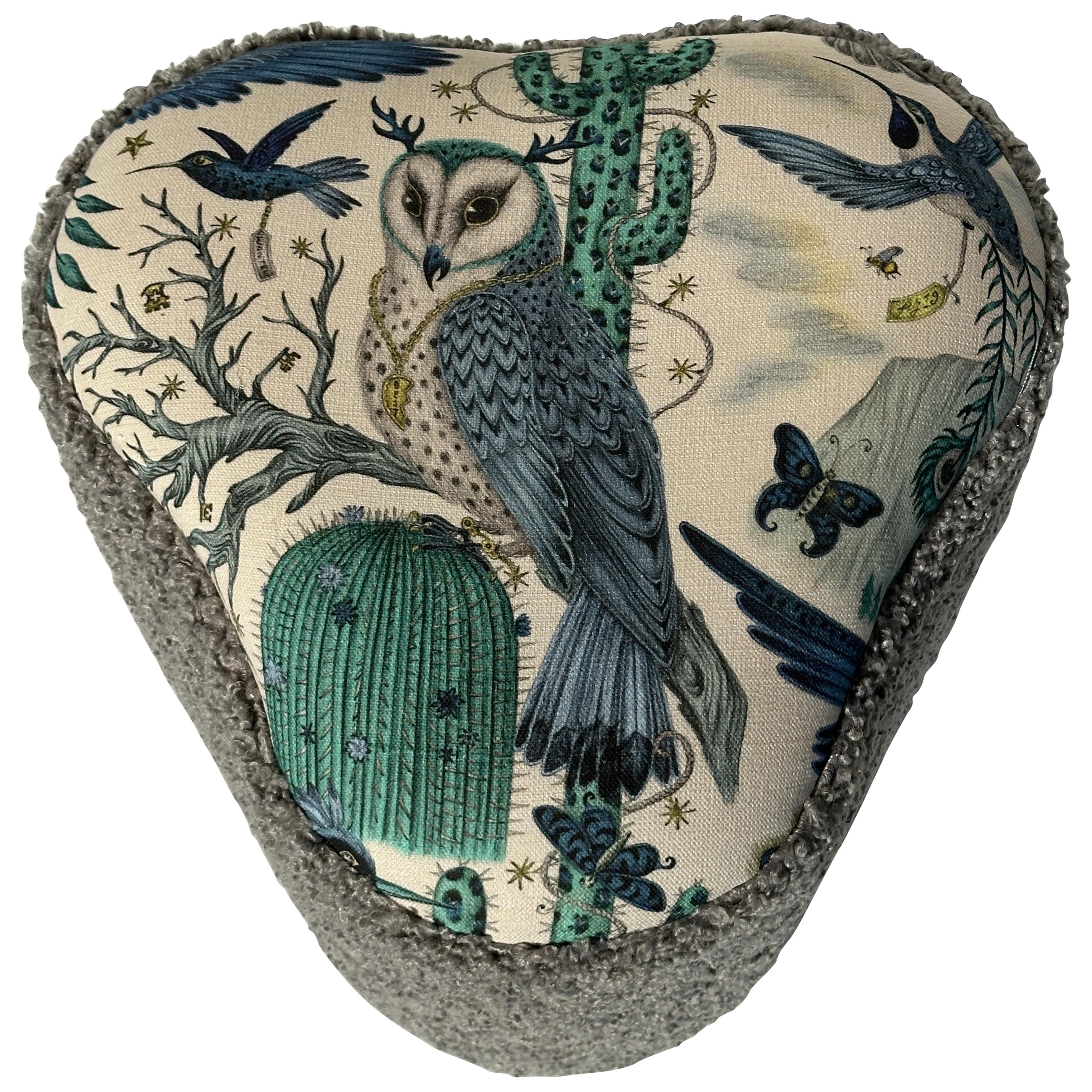 Tabouret en bouclette au motif fantaisiste de hibou en vente