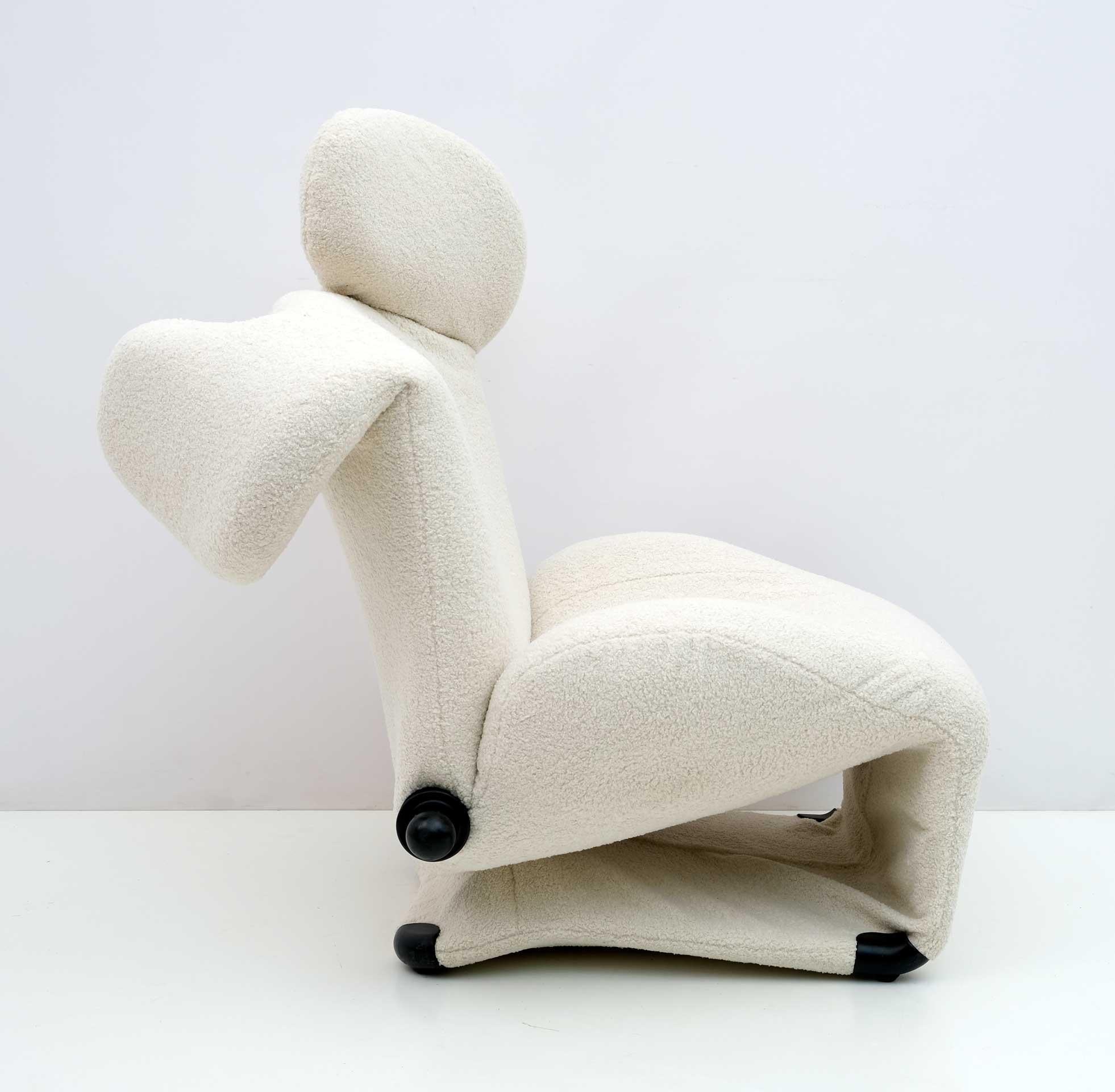 Bouclè Wink Lounge Chair by Toshiyuki Kita for Cassina, 1980s In Good Condition For Sale In Puglia, Puglia