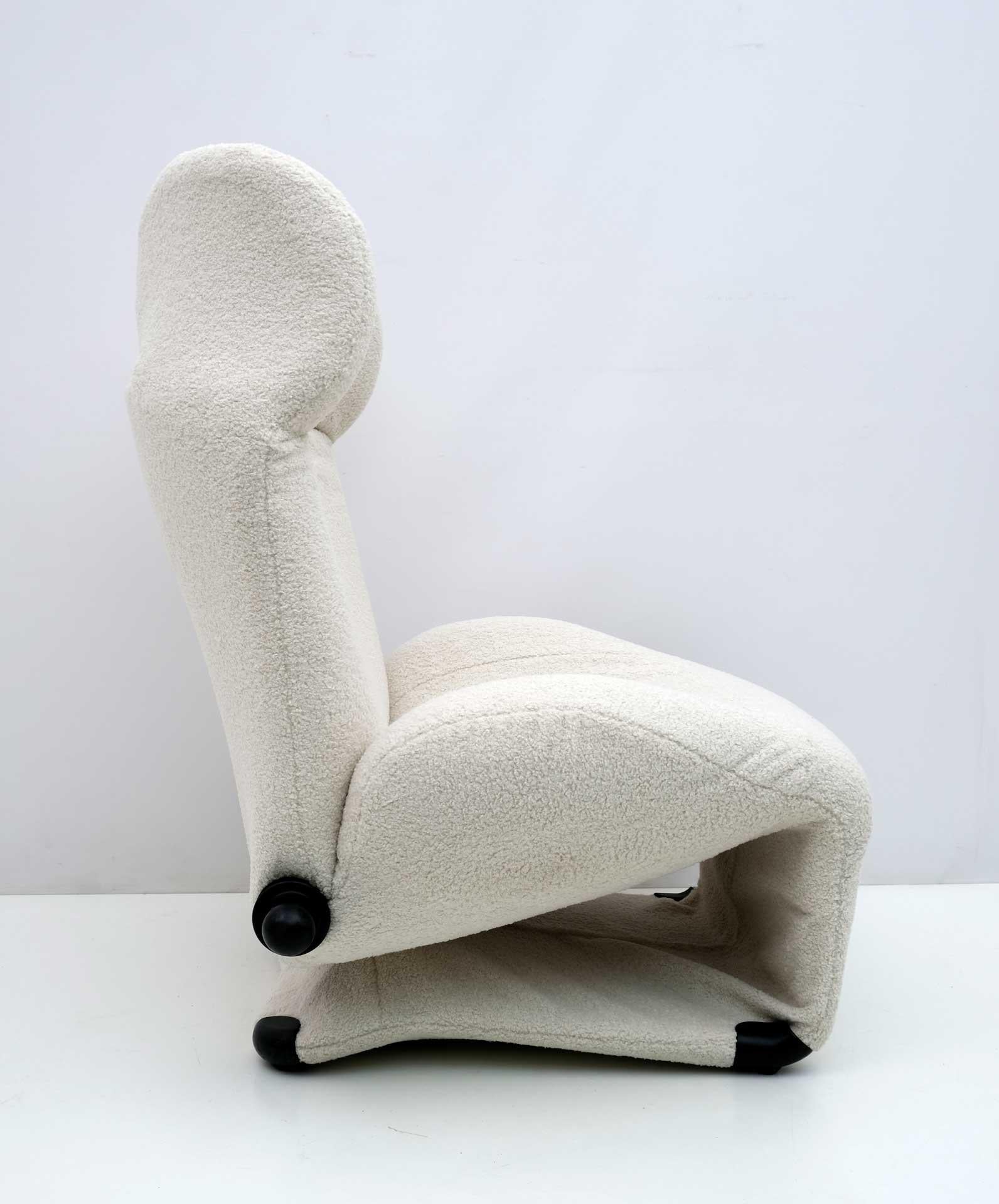 Late 20th Century Bouclè Wink Lounge Chair by Toshiyuki Kita for Cassina, 1980s For Sale