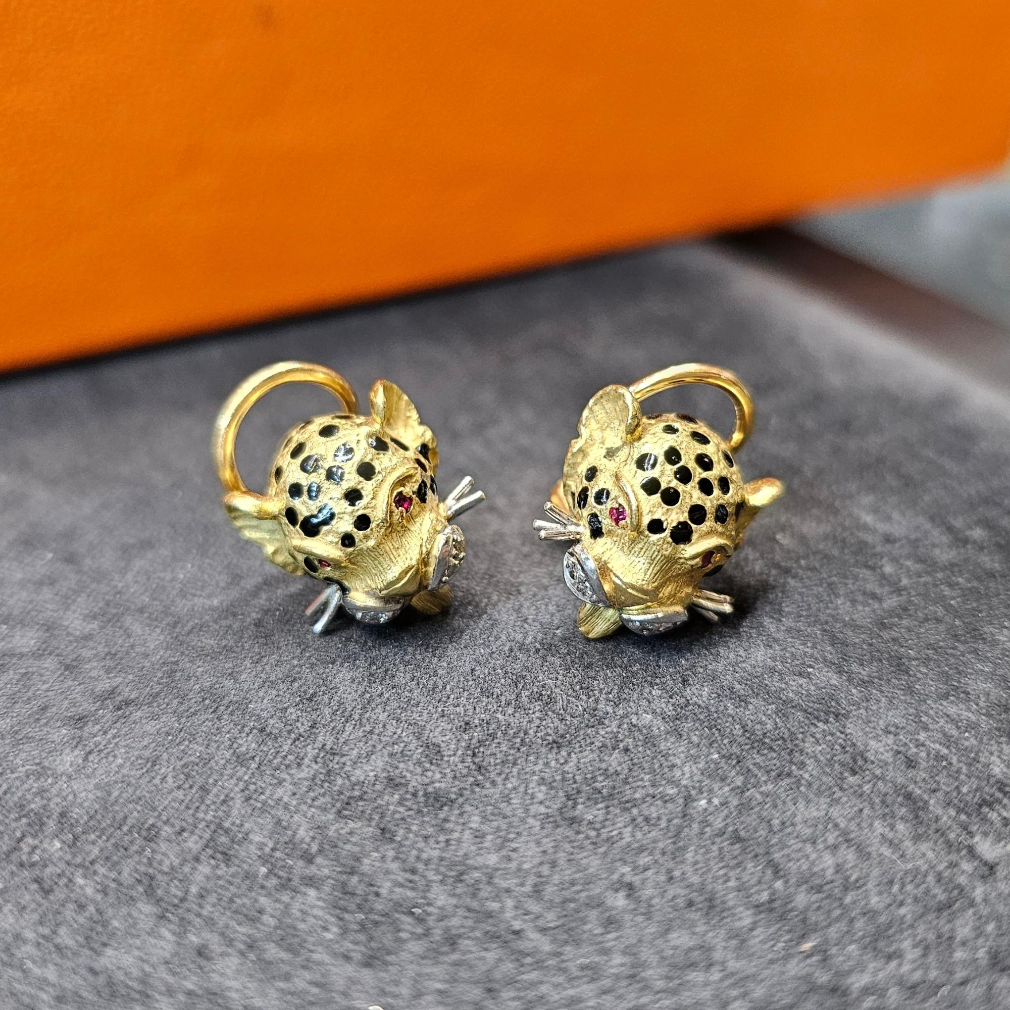 Boucles d'oreilles clip Léopards, en or jaune 18 carats diamants et rubis For Sale 2