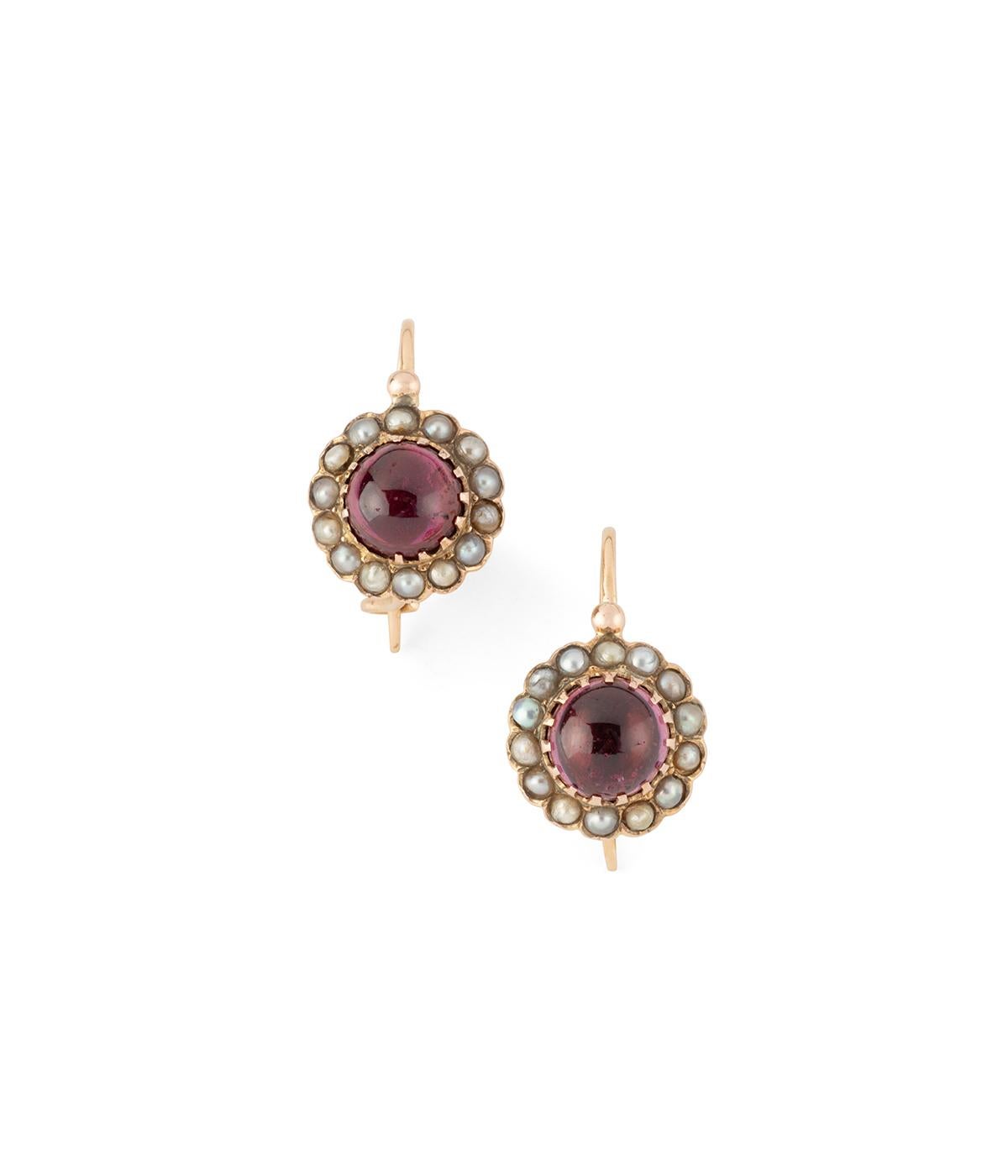 Vittoriano Boucles d'oreilles dormeuses de la fin du 19ème siècle en or, grenat et perles in vendita