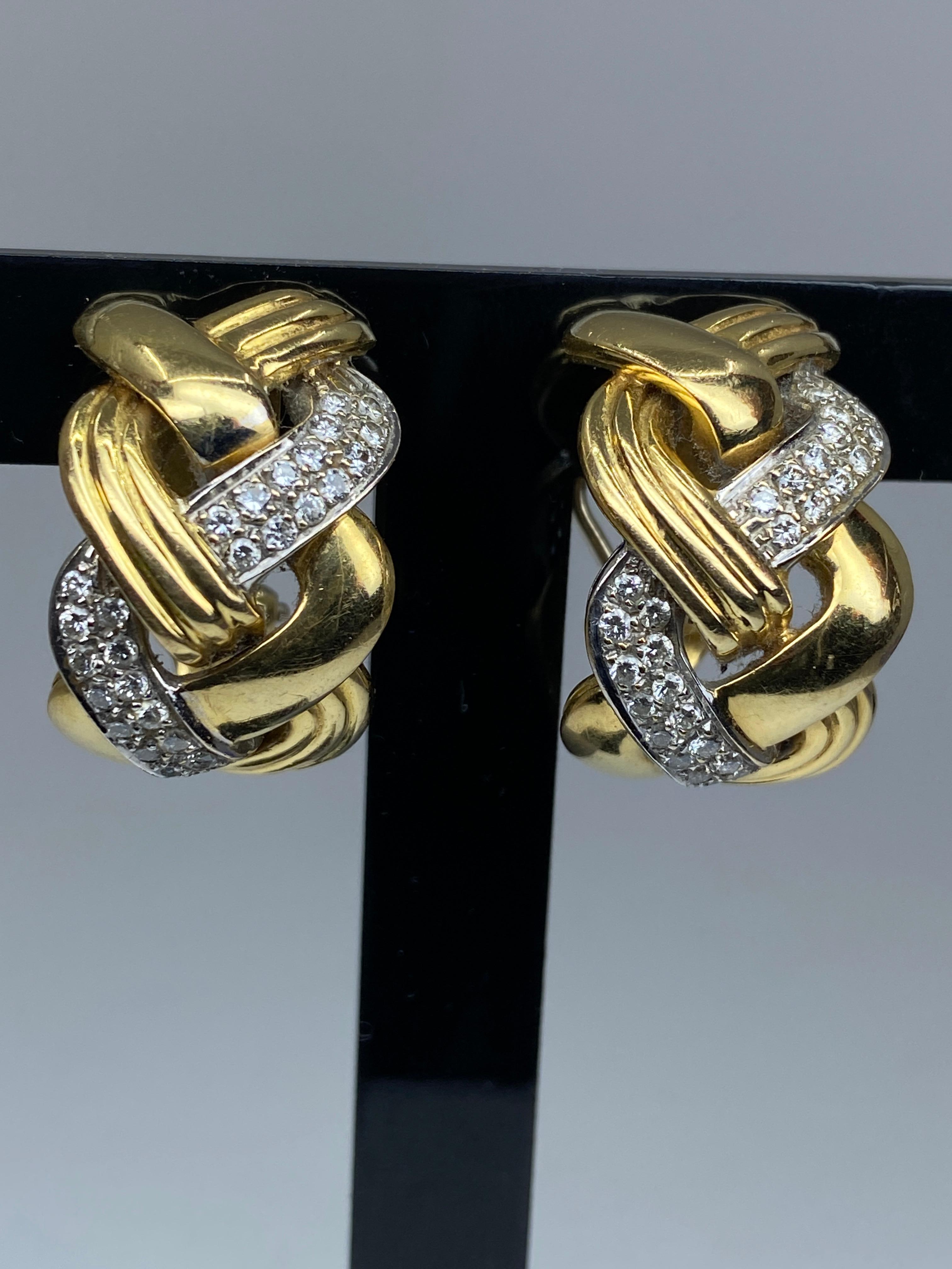 Boucles D’oreilles En or 18 Carats “ Tresses ” Serties Diamants Signées Repossi In Good Condition For Sale In VERSAILLES, FR