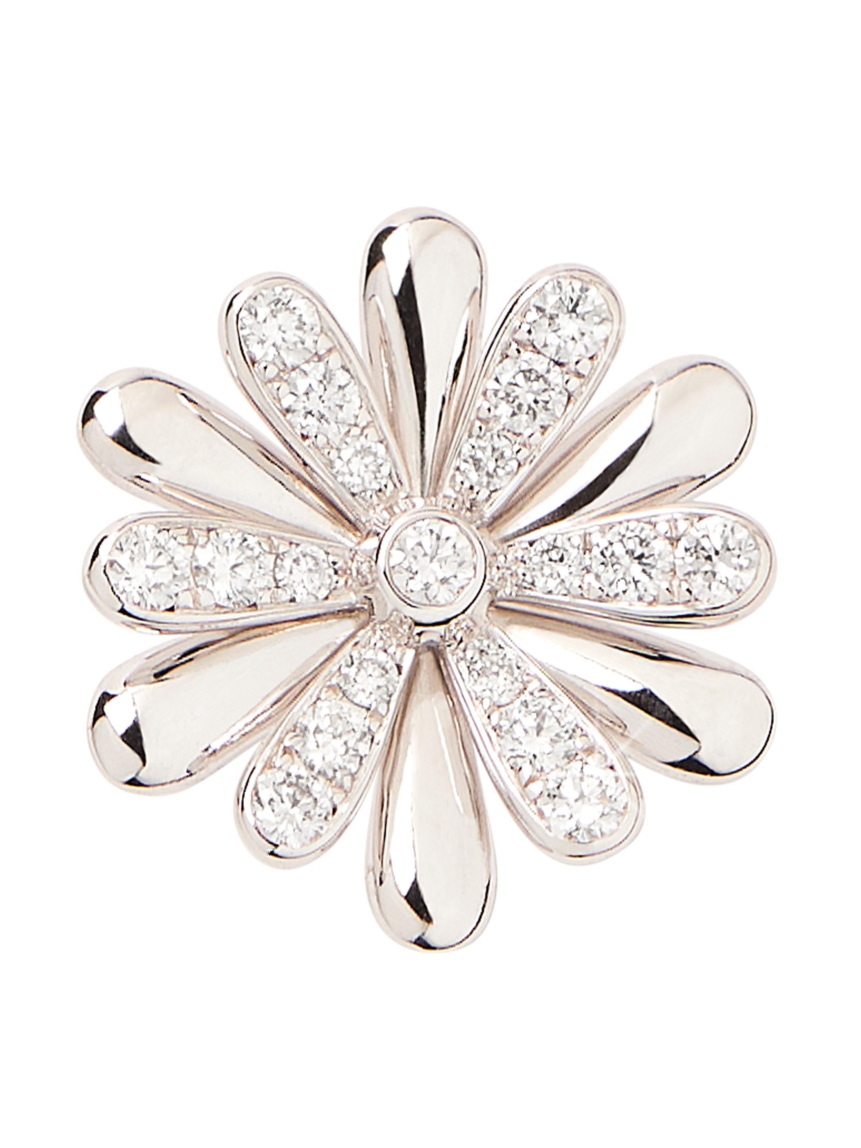 Brilliant Cut 18 Carat white gold earrings, diamonds, Flower Collection For Sale