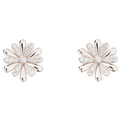 18 Carat white gold earrings, diamonds, Flower Collection