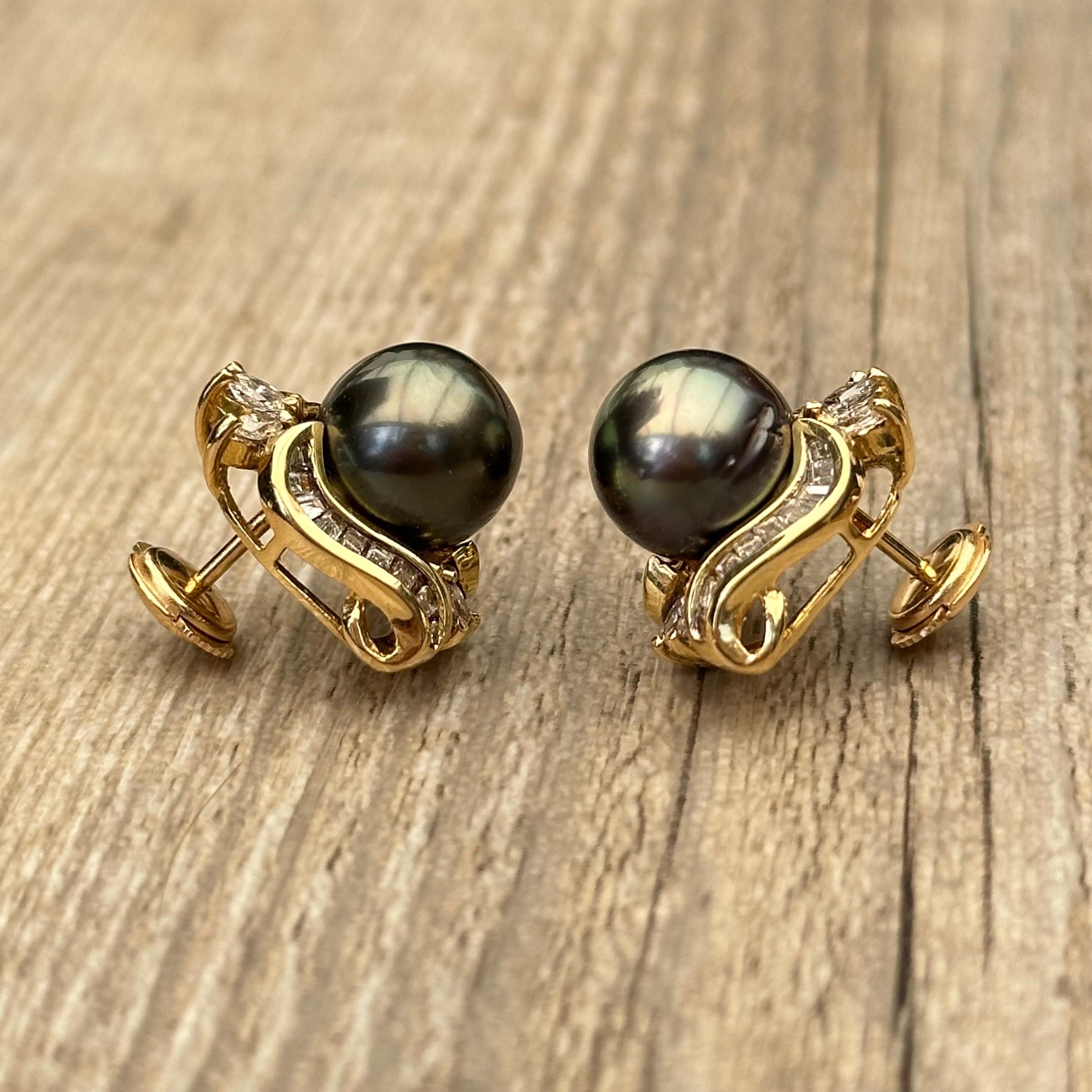 Boucles d’oreilles perles de Tahiti et diamants en or 18 carats For Sale 1