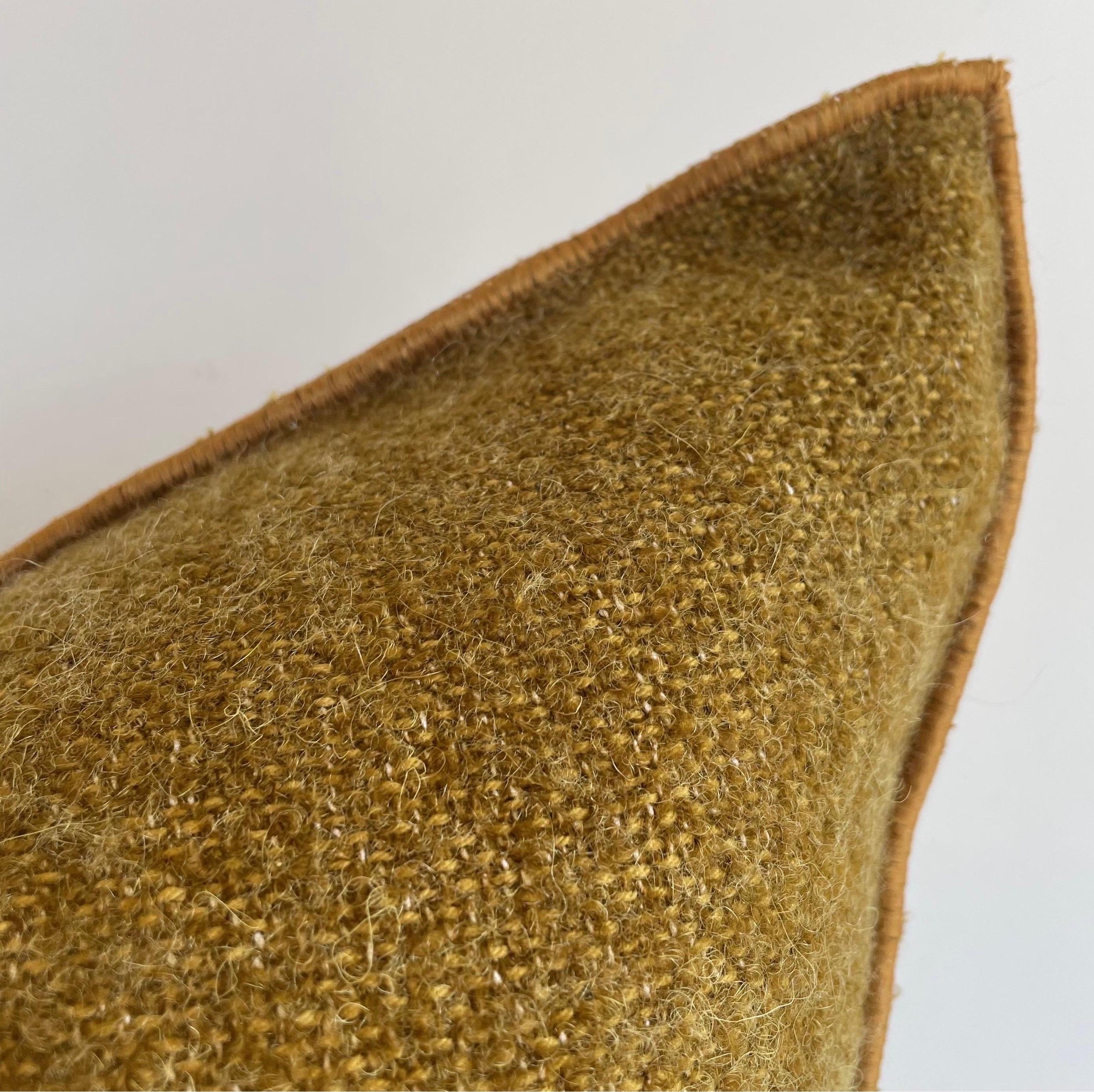 Bouclette French Wool Accent Pillow In New Condition In Brea, CA