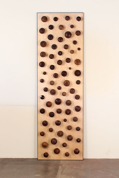 Organique Paire de panneaux décoratifs en bois tourné 'Boucliers' d'Eric Thvenot en vente