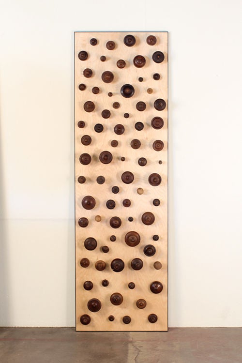 Dekorative gedrechselte Holztafeln „Boucliers“ von Eric Thvenot, Paar (amerikanisch) im Angebot