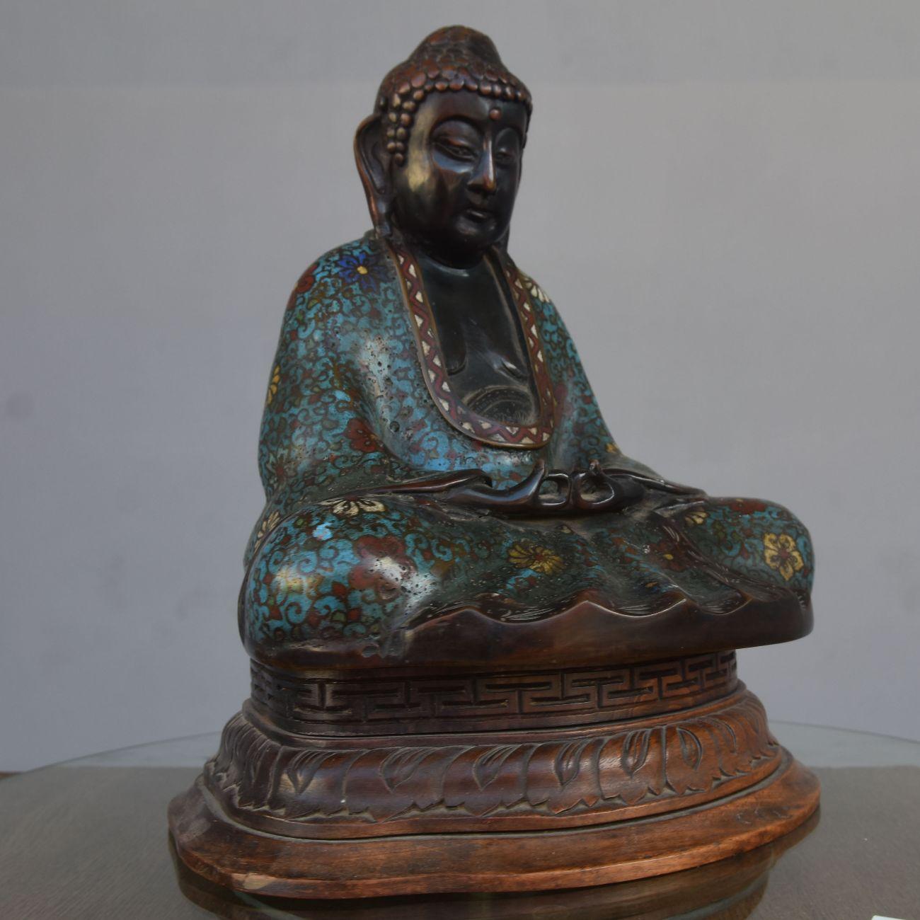Bouddha en bronze cloisonné sur socle Bon état - En vente à Marseille, FR