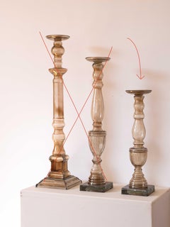 Altes Bougeoir aus Holz im Mercure - Frankreich - 19e siècle