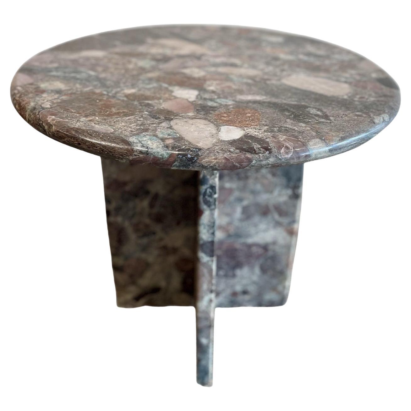 Acheté à la petite-fille du propriétaire d
origine, ce meuble historique en vente