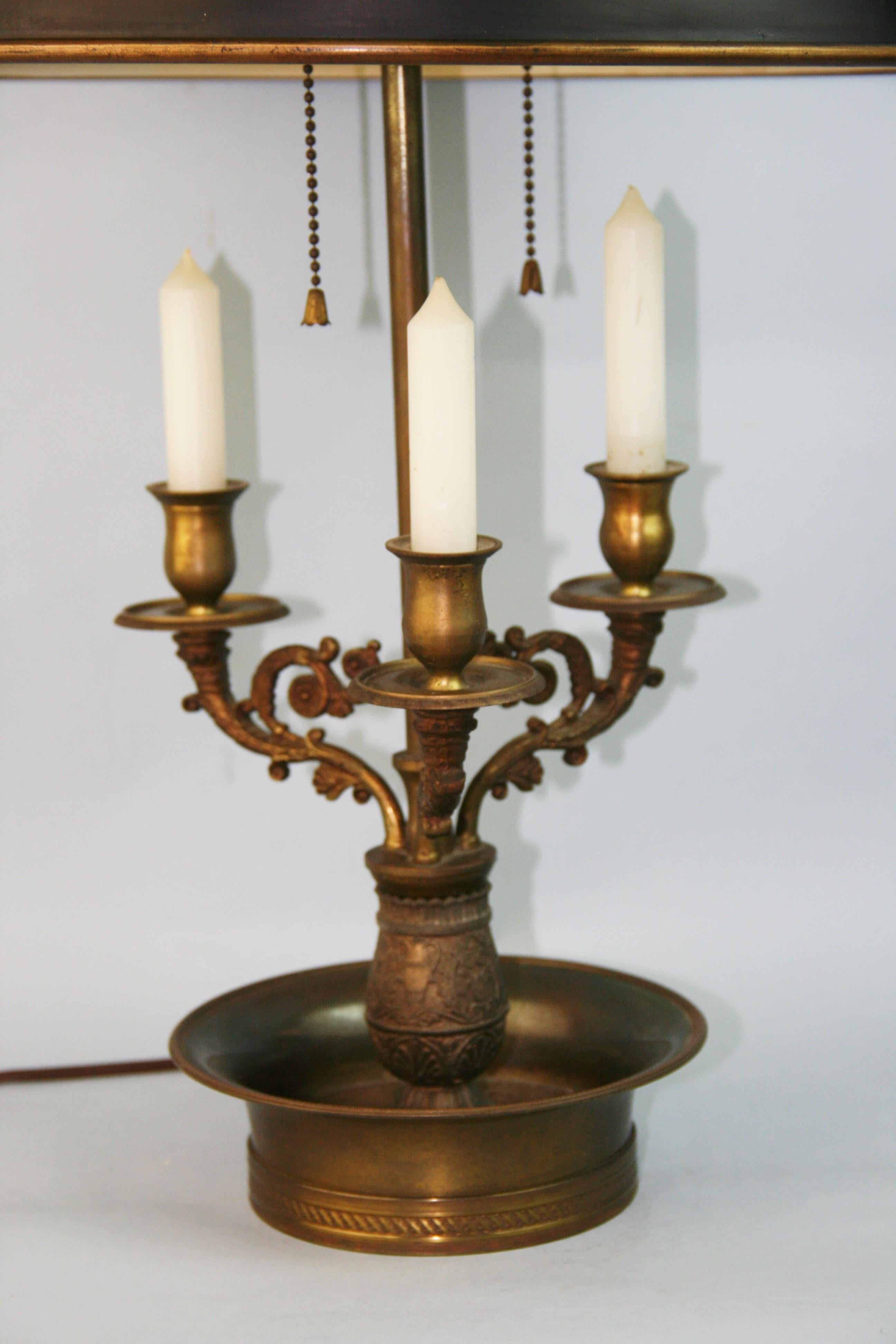 Mid-20th Century Bouillotte Brass Table Lamp With Fleur De Leis Decorated Tole Shade For Sale