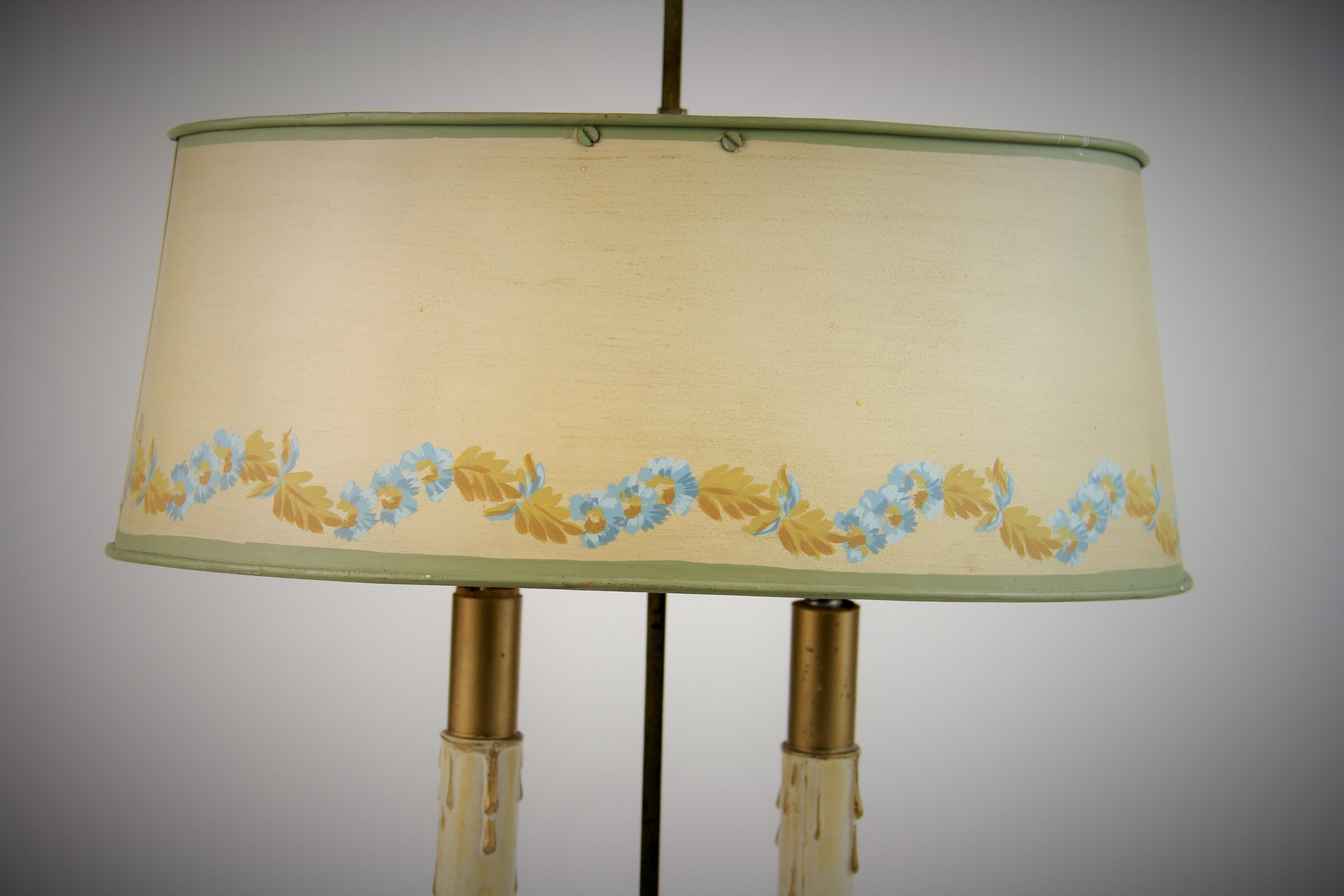 Bouillotte  Lamp with Decorative Metal Shade with French Blue Painted Details In Good Condition For Sale In Douglas Manor, NY