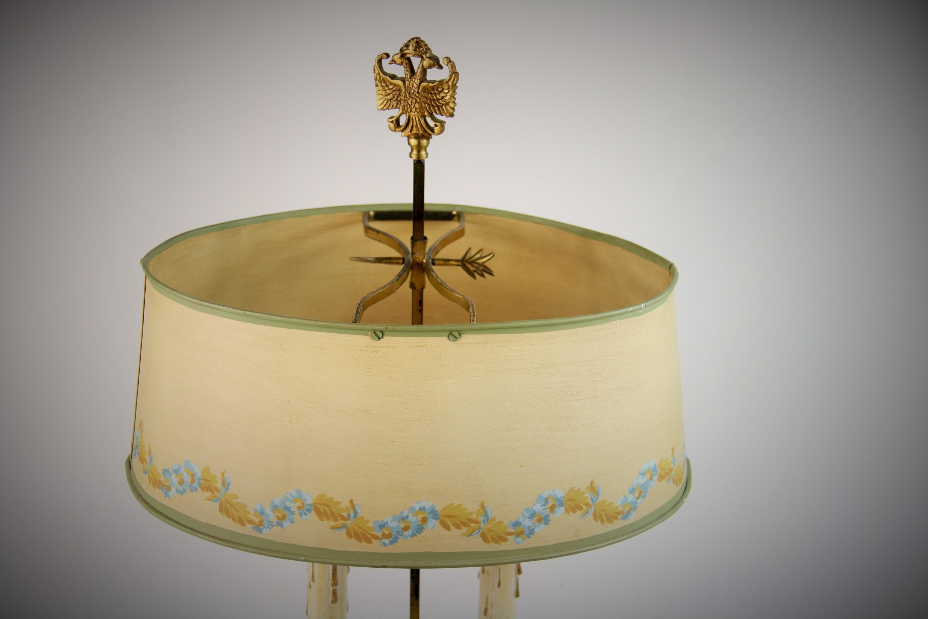 Mid-20th Century Bouillotte  Lamp with Decorative Metal Shade with French Blue Painted Details For Sale