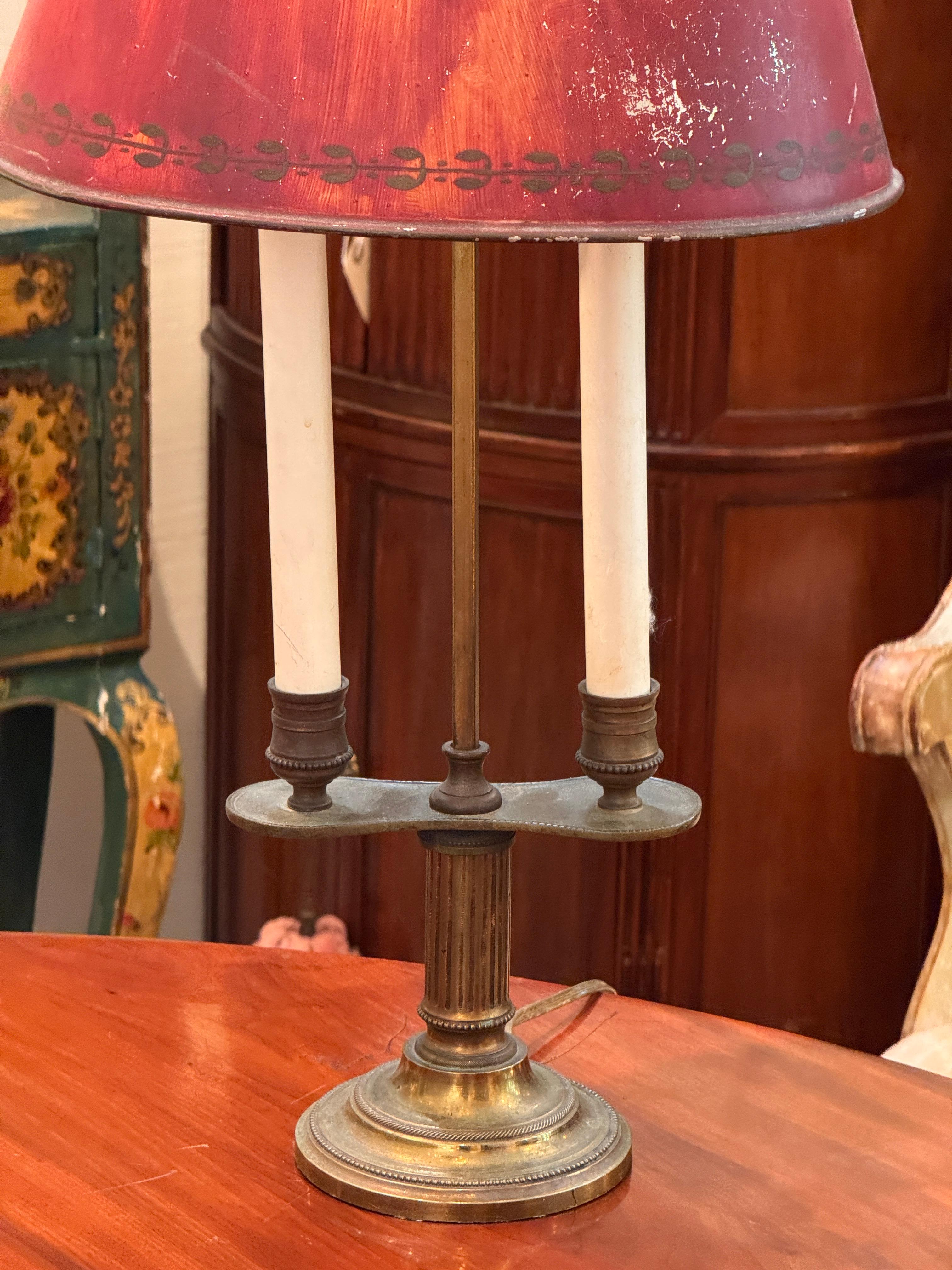 Bouillotte Lamp with Red Tole Shade In Good Condition For Sale In Charlottesville, VA