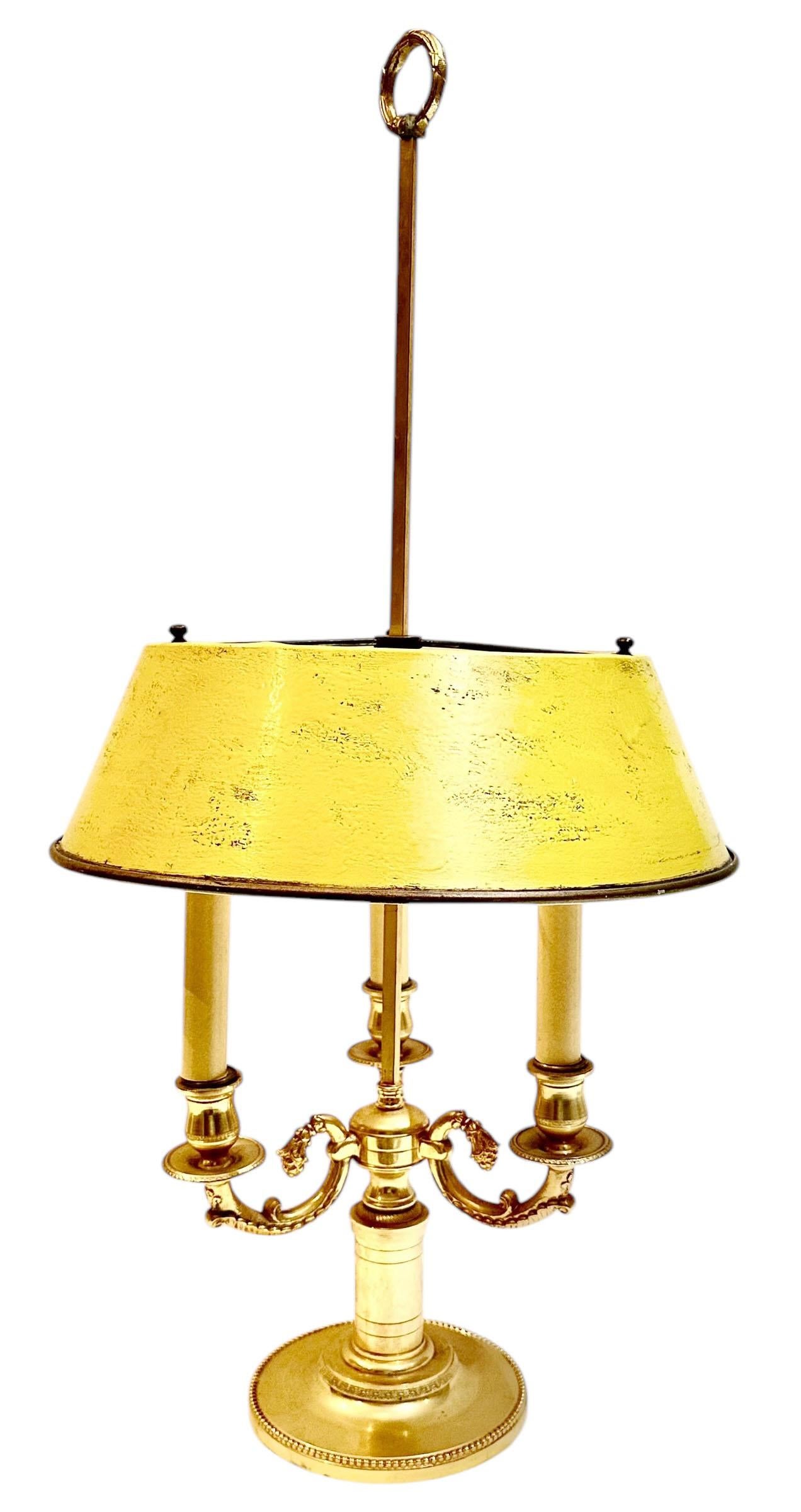 Bouillotte Lamp With Tole And Bronze Shade In Good Condition For Sale In Tampa, FL