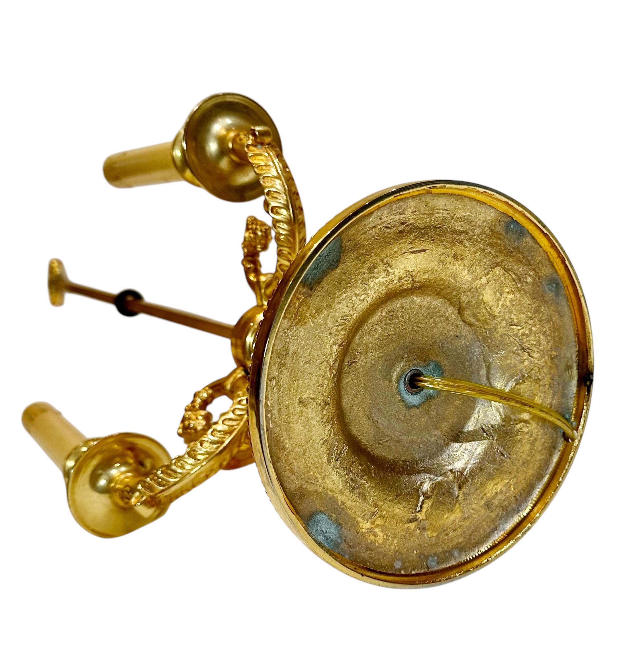 Mid-20th Century Bouillotte Lamp With Tole And Bronze Shade For Sale
