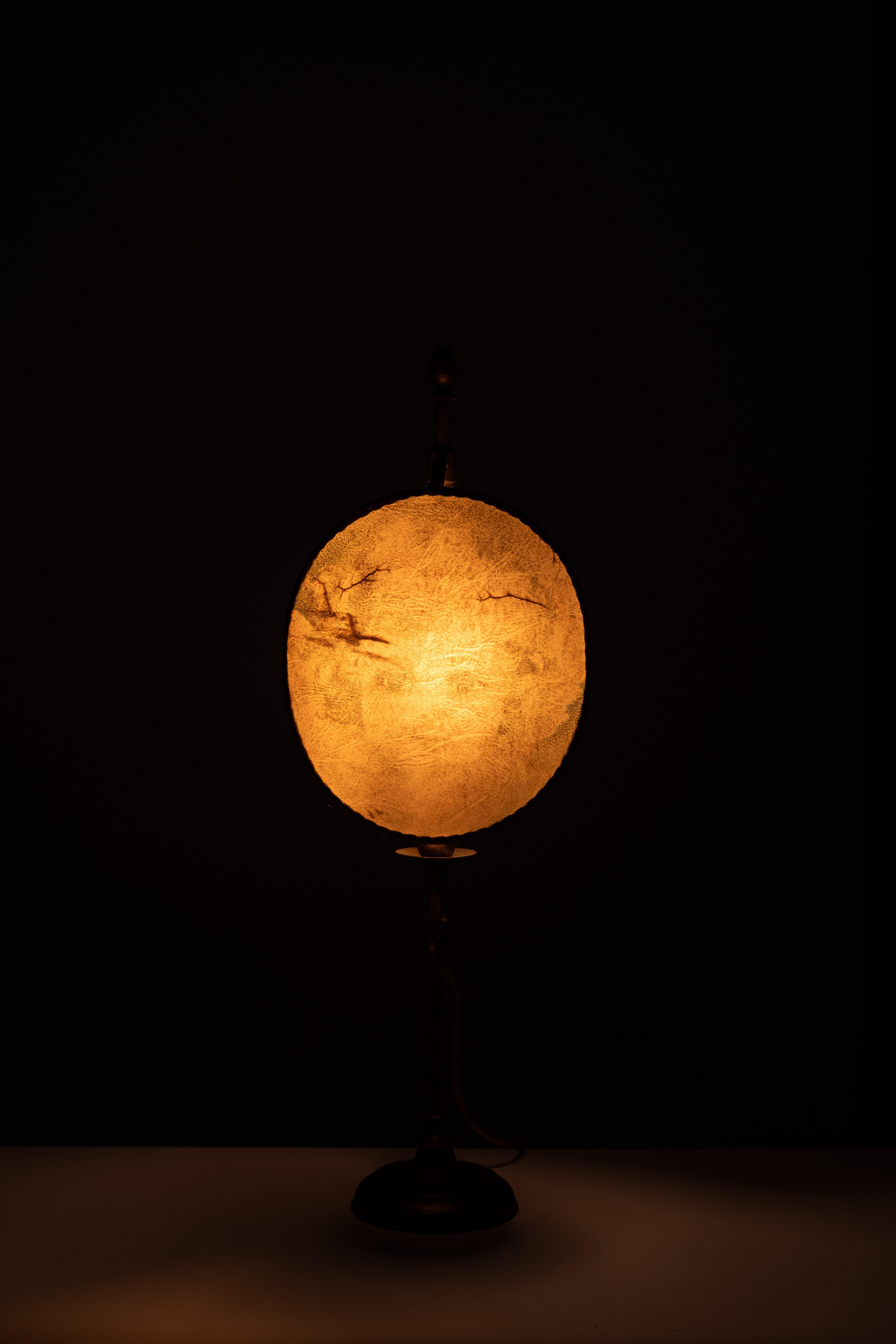 Lampada da tavolo in stile bouillotte Colore oro antico 1960 Francia . In condizioni buone in vendita a Den Haag, NL