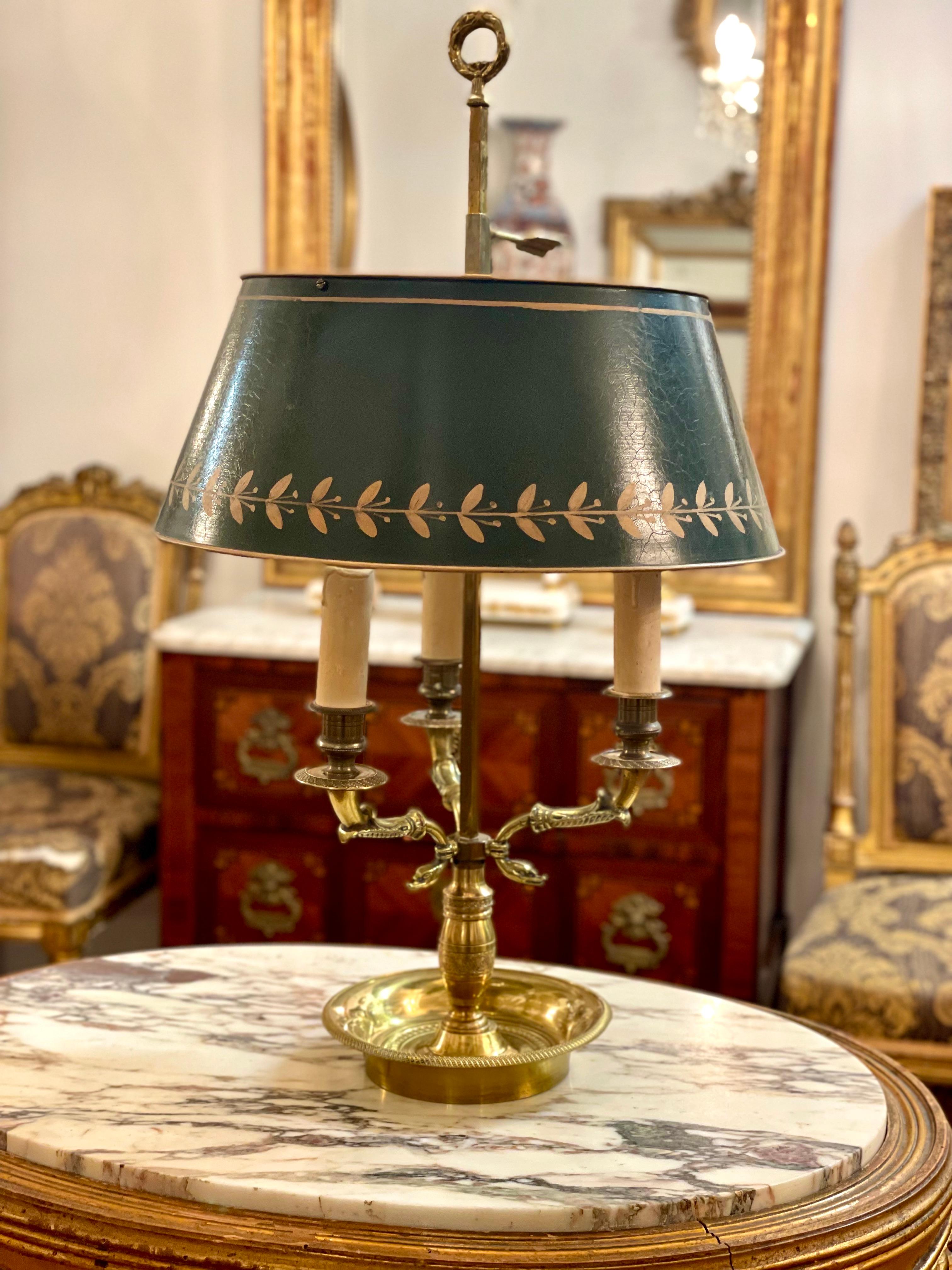 French Antique Bronze Bouillotte Table Lamp in with Tole Lampshade For Sale 1