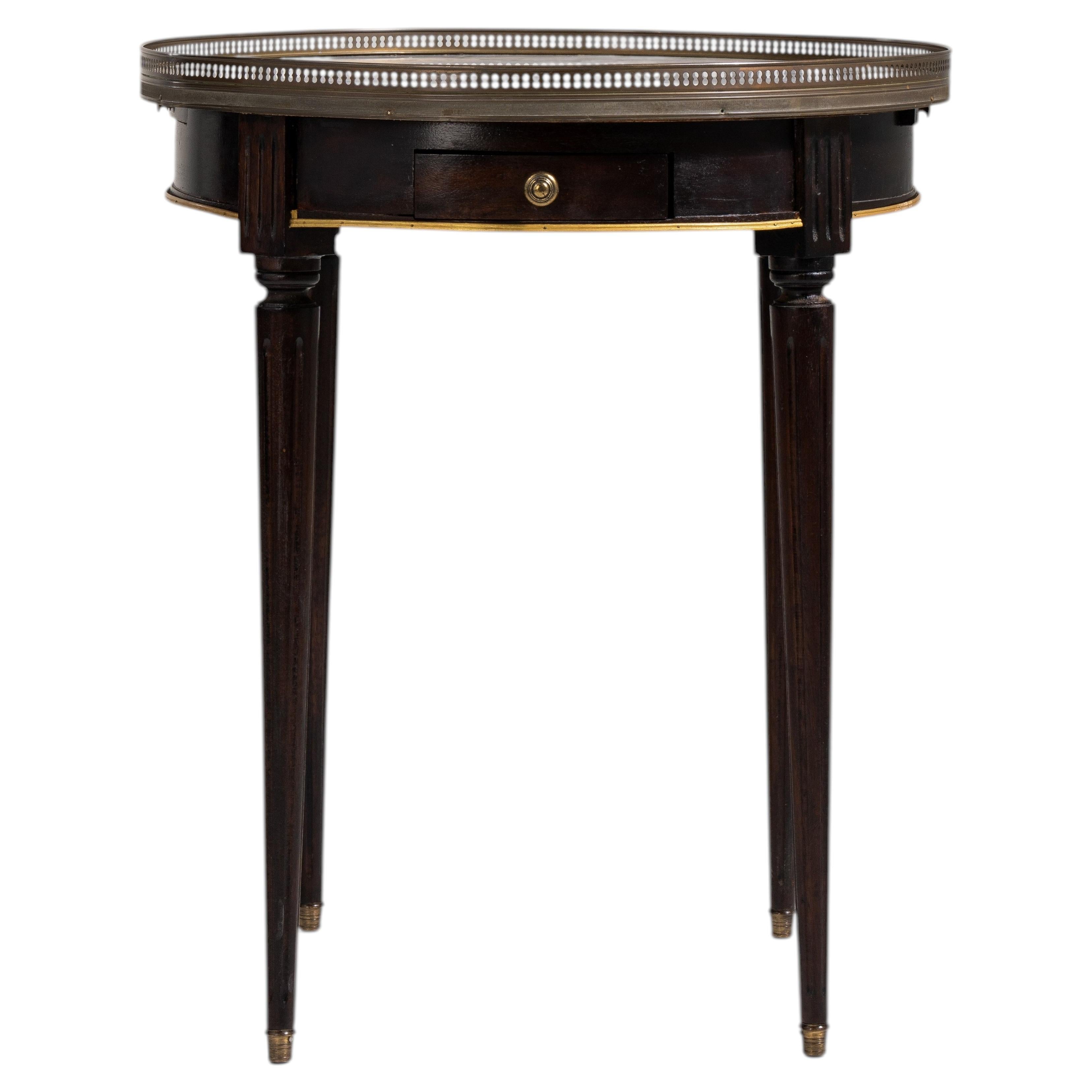 What is a bouillotte table?