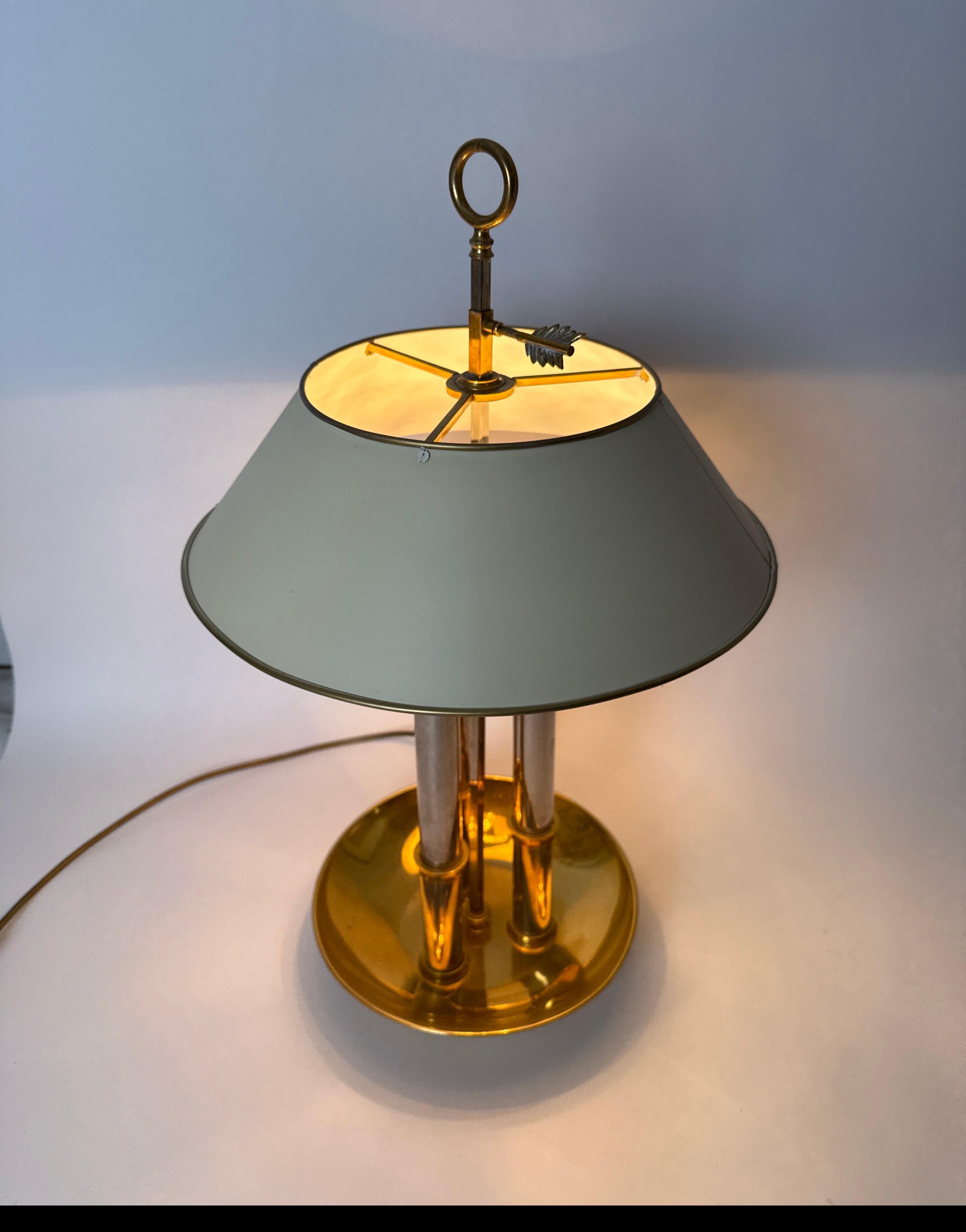 French Provincial Bouilotte Table Lamp in Polished Bronze and Chrome from Maison Bagues For Sale