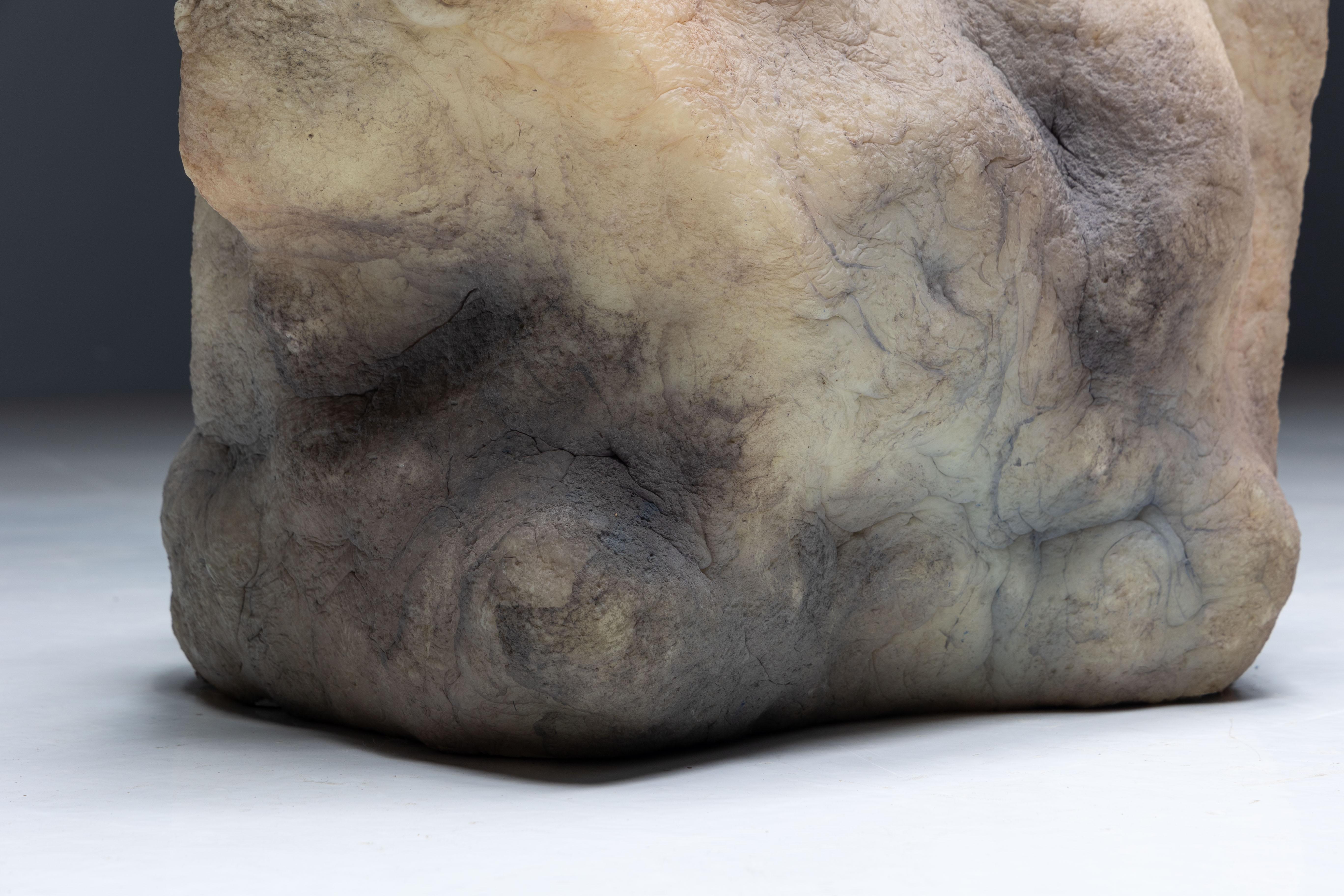 Boulder-Fußhocker von Elissa Lacoste, Frankreich, 2019 im Zustand „Hervorragend“ im Angebot in Antwerp, BE