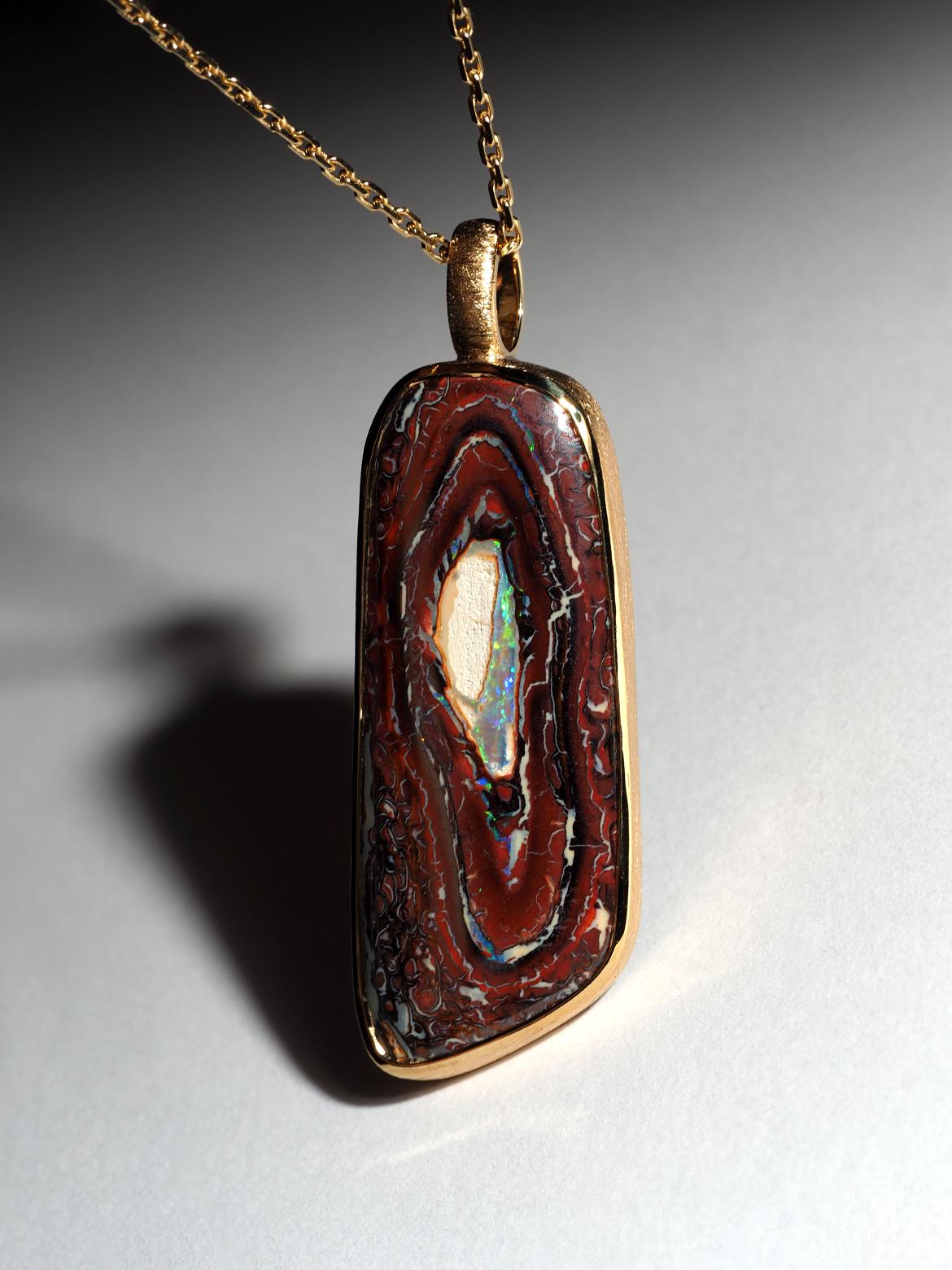 Boulder Koroit Opale Ciondolo d'argento Collana placcata in oro regalo di nozze opale in vendita 1