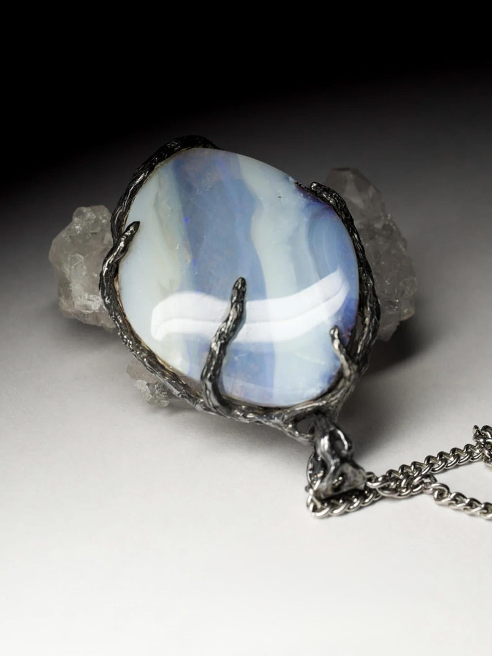 Boulder Opal schwarz Silber Halskette Grau Blau Natürlicher Australischer Edelstein  für Damen oder Herren im Angebot