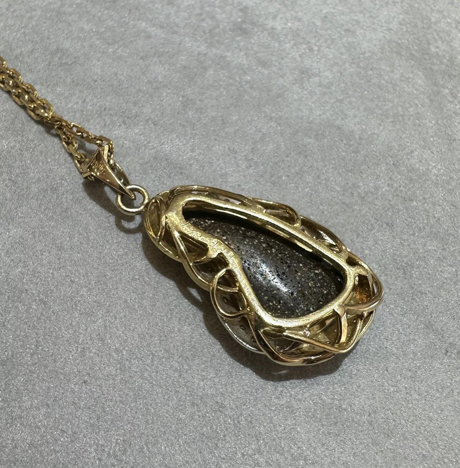Boulder Opal & Diamond Pendant Necklace in 18k Yellow Gold and Platinum In Excellent Condition For Sale In La Jolla, CA