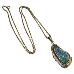 Collar Colgante de Ópalo Boulder y Diamantes en Oro Amarillo de 18k y Platino