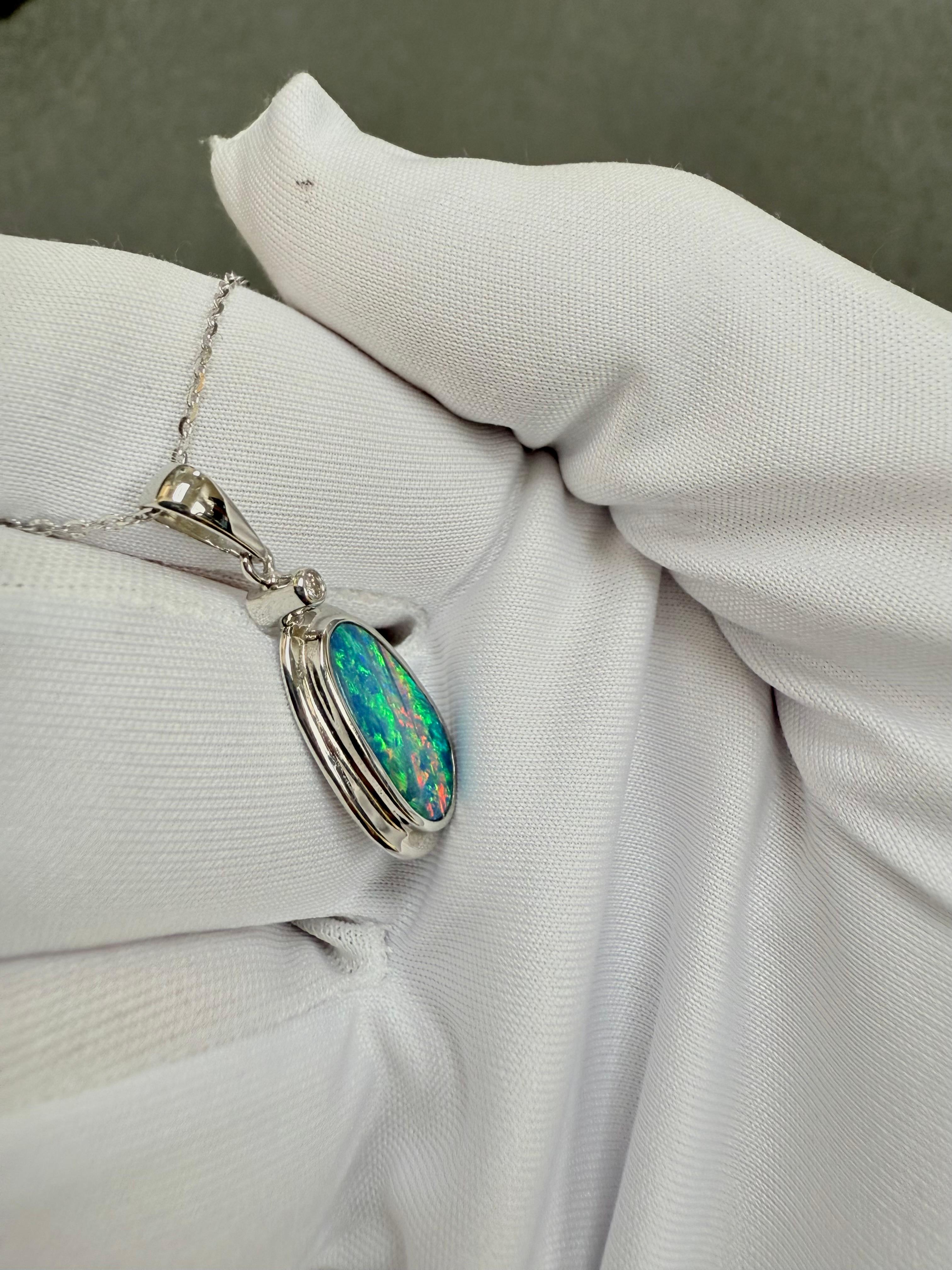 Collana con ciondolo Boulder Opale e Diamante in Oro Bianco in vendita 6