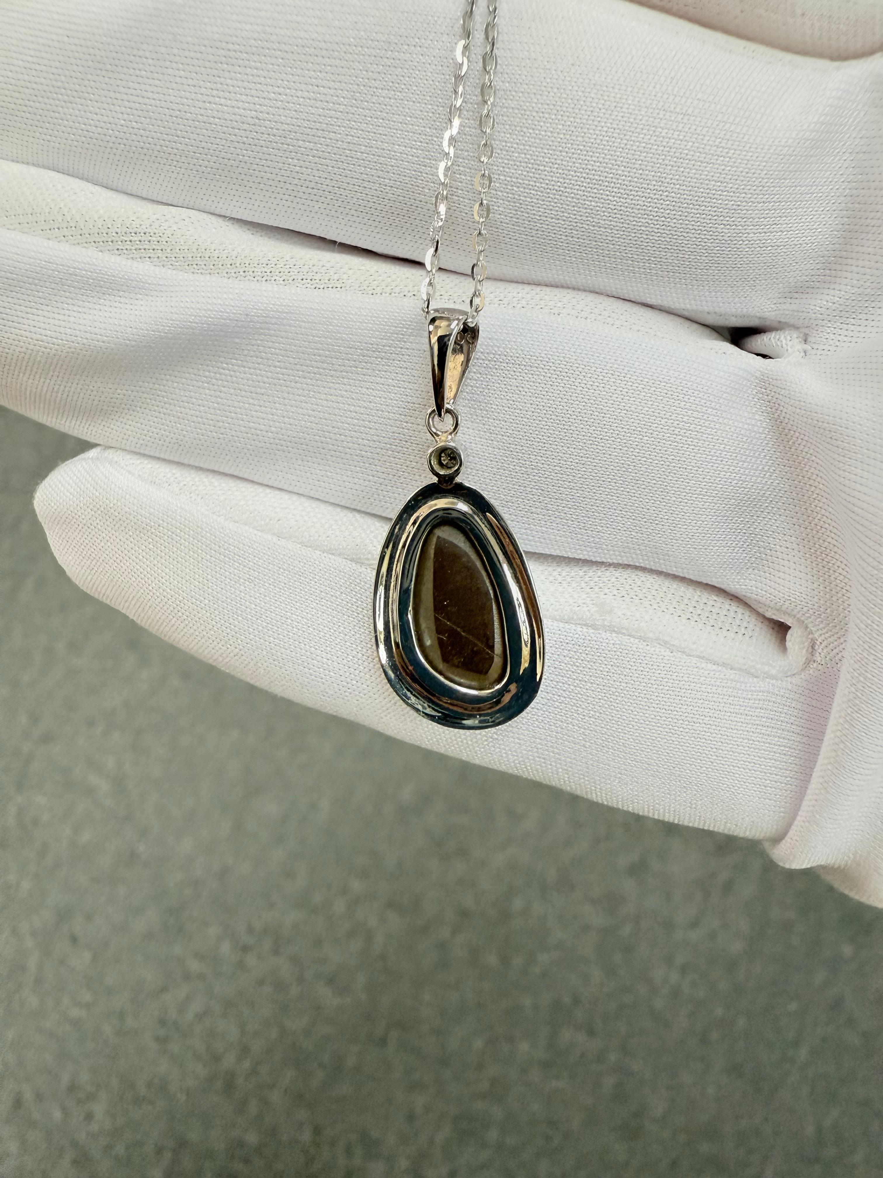 Collana con ciondolo Boulder Opale e Diamante in Oro Bianco in vendita 7