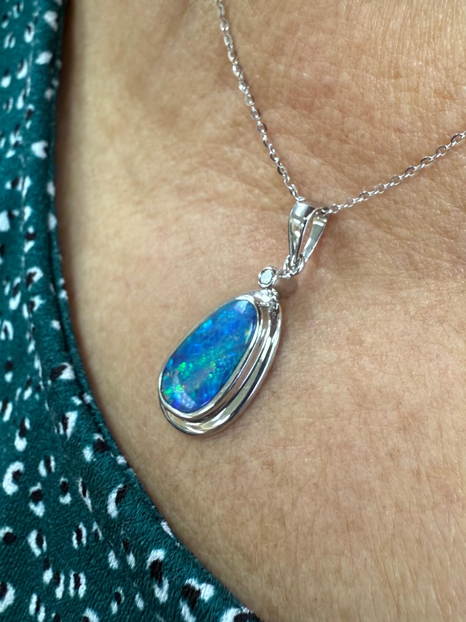 Taglio misto Collana con ciondolo Boulder Opale e Diamante in Oro Bianco in vendita