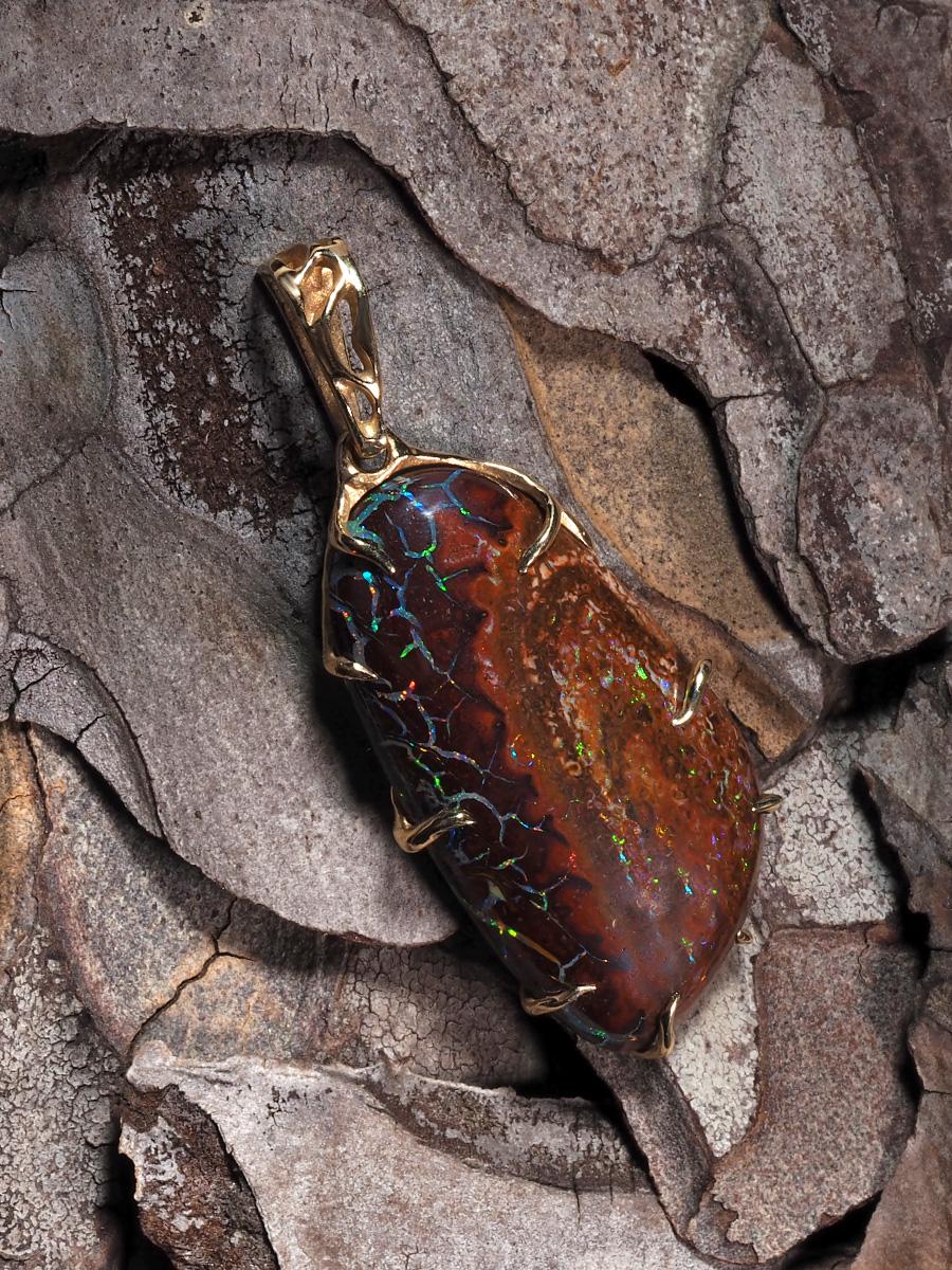 Boulder Opal Gold Pendant Russet Brown Australian Gemstone vintage style gift Neuf - En vente à Berlin, DE