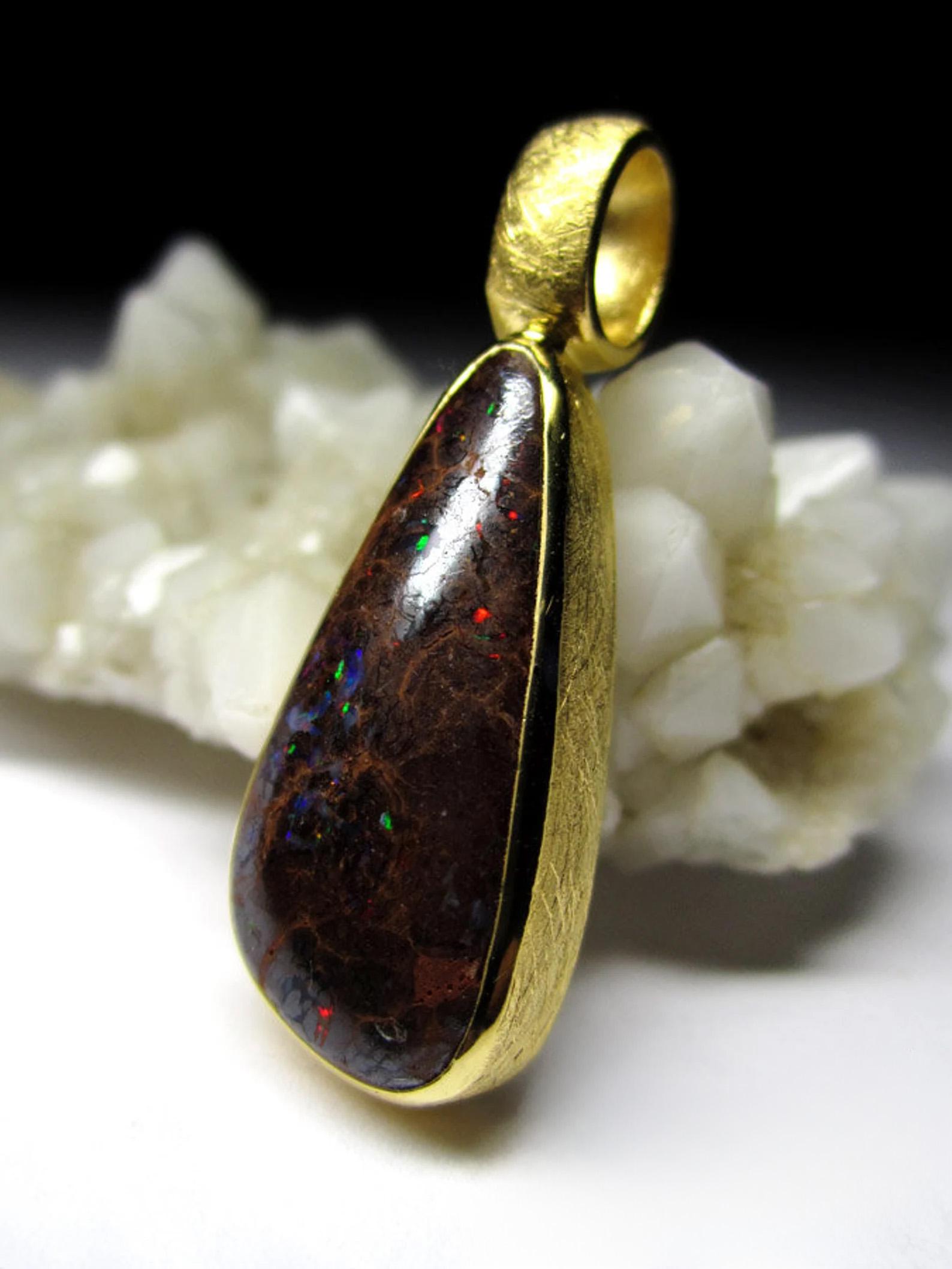 Collana Boulder Opale in argento placcato oro stile Game of Thrones in vendita 2