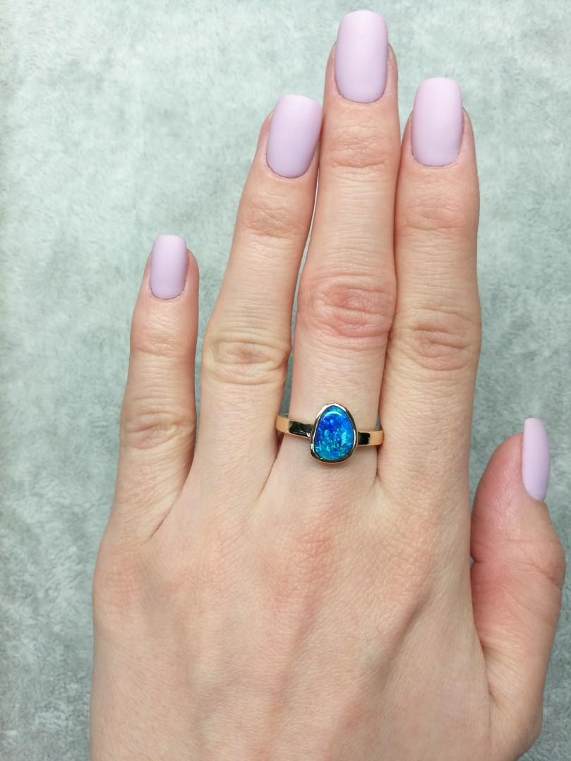 Oval Cut Boulder Opal Gold Ring Shimmering Australian Stone Cobalt Blue Colour gift wife For Sale