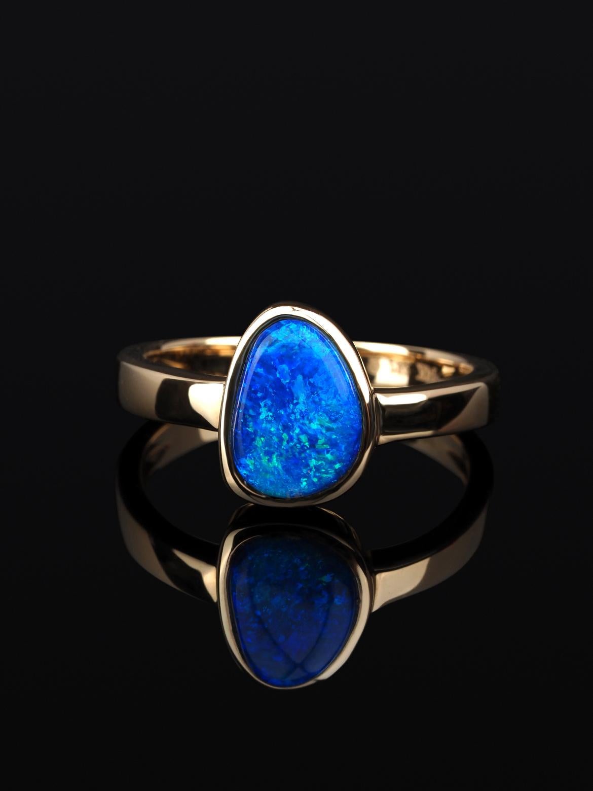Boulder Opal Gold Ring Shimmering Australian Stone Cobalt Zinc Blue Space Unisex For Sale 3