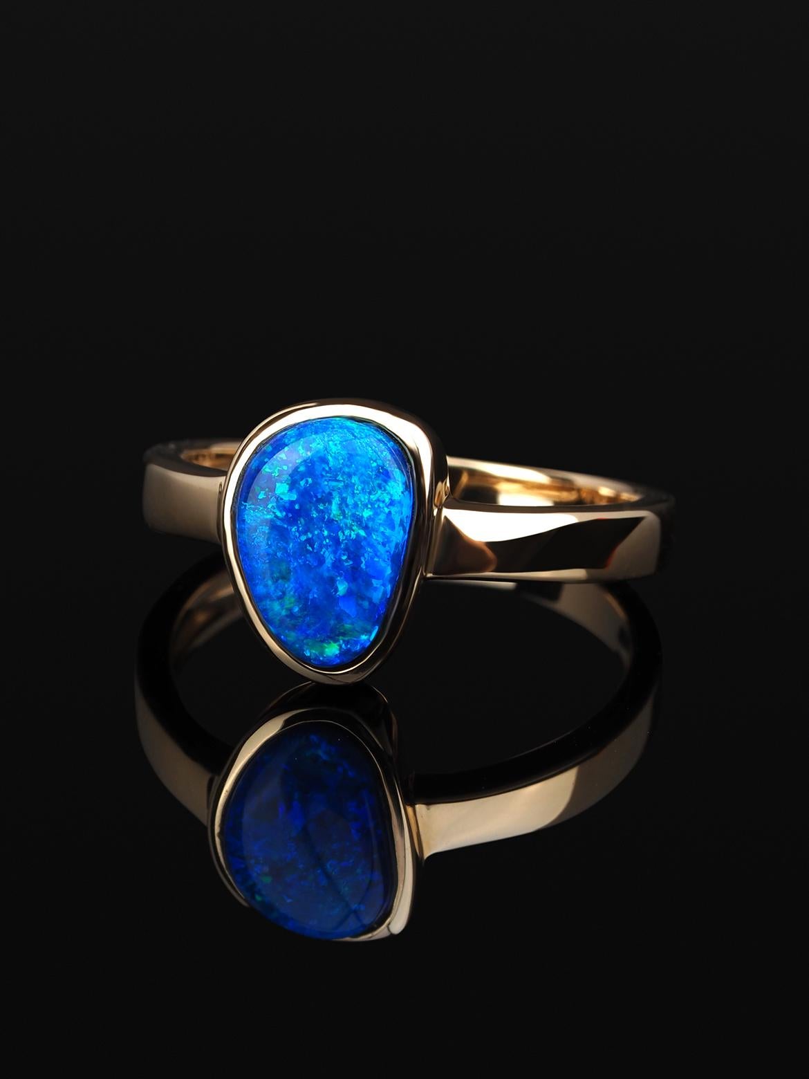 Boulder Opal Gold Ring Shimmering Australian Stone Cobalt Zinc Blue Space Unisex For Sale 4