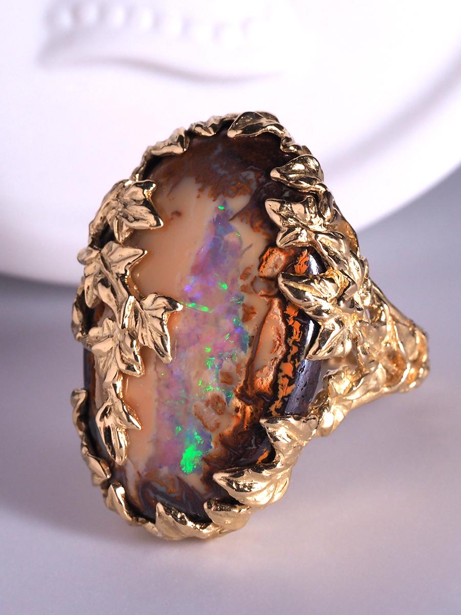 Boulder Opal Ivy Gold Ring Australian Gemstone Peach Color Statement Jewelry In New Condition For Sale In Berlin, DE