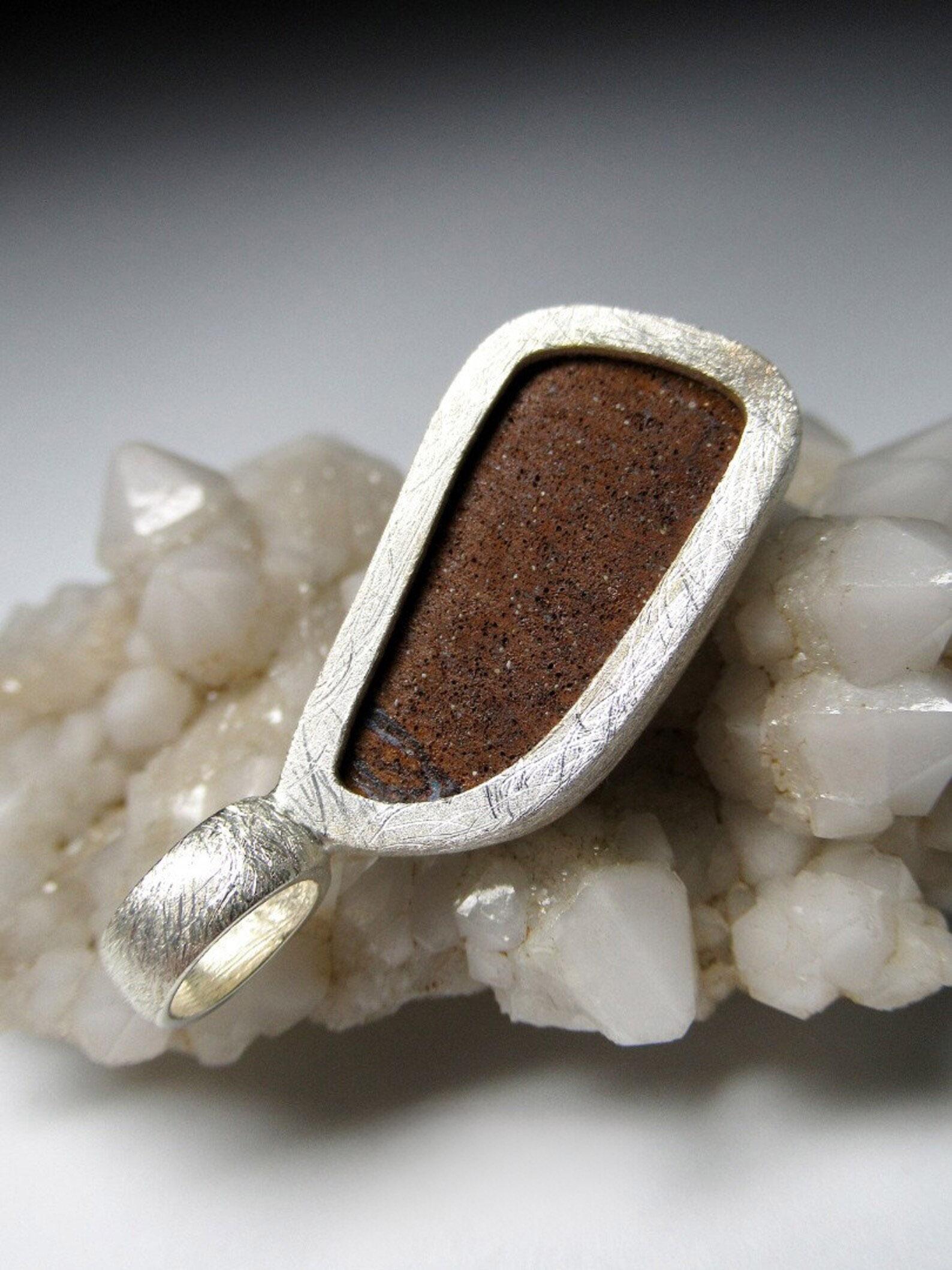 Pendentif Boulder Opal Colorful Blue Natural Australian Gemstone Cadeau unisexe en vente 1