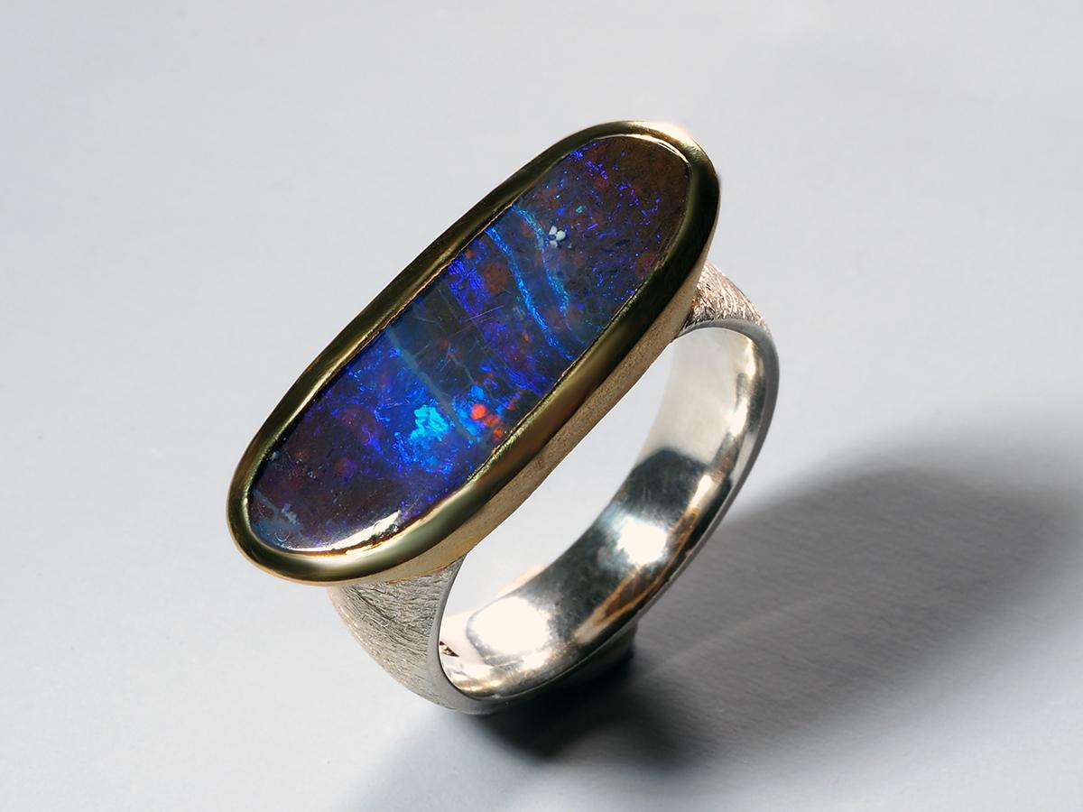 dark blue jewelry stone