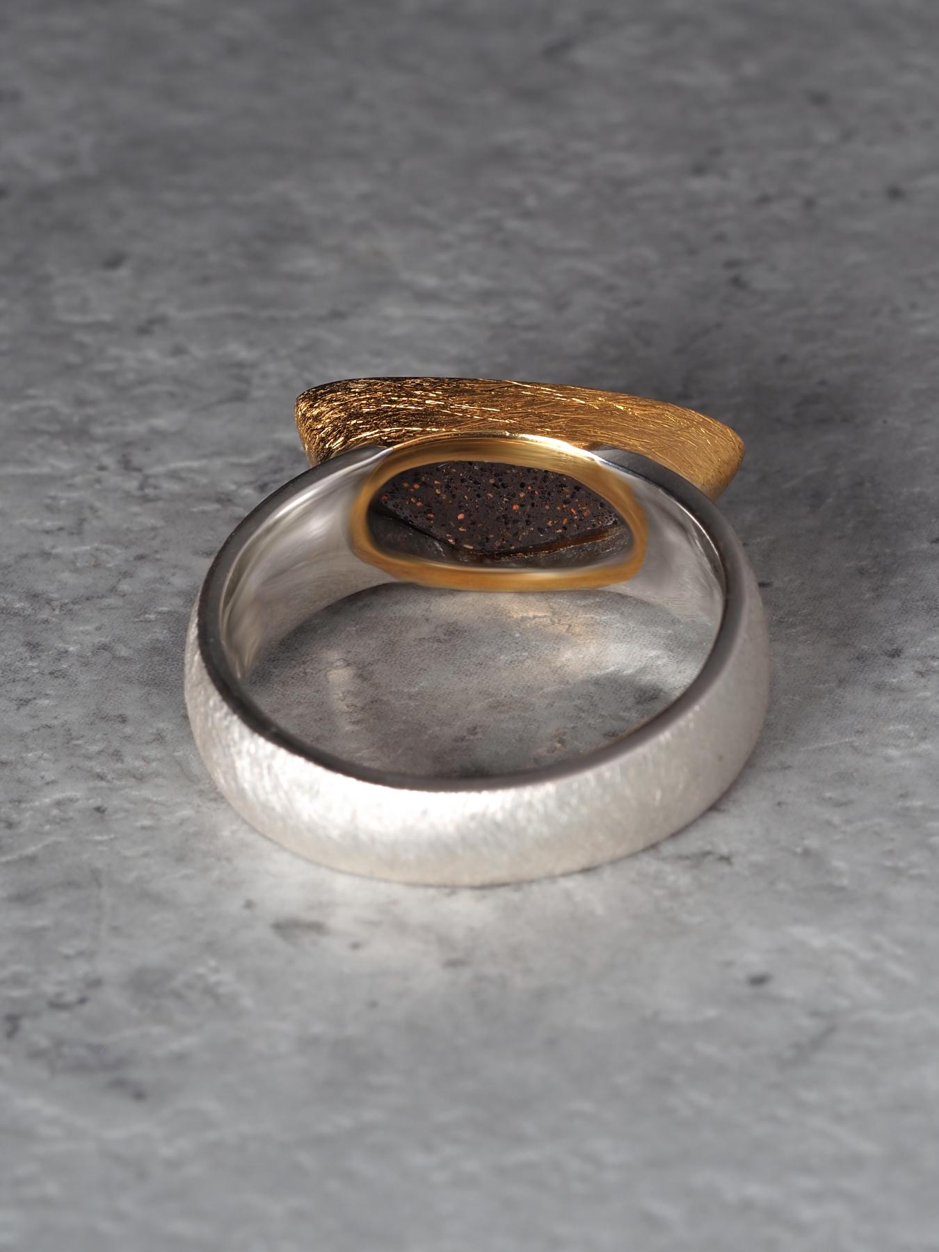 Anello Boulder Opal in argento e oro, unico anello di fidanzamento in opale per l'anniversario, misura 8 in vendita 6