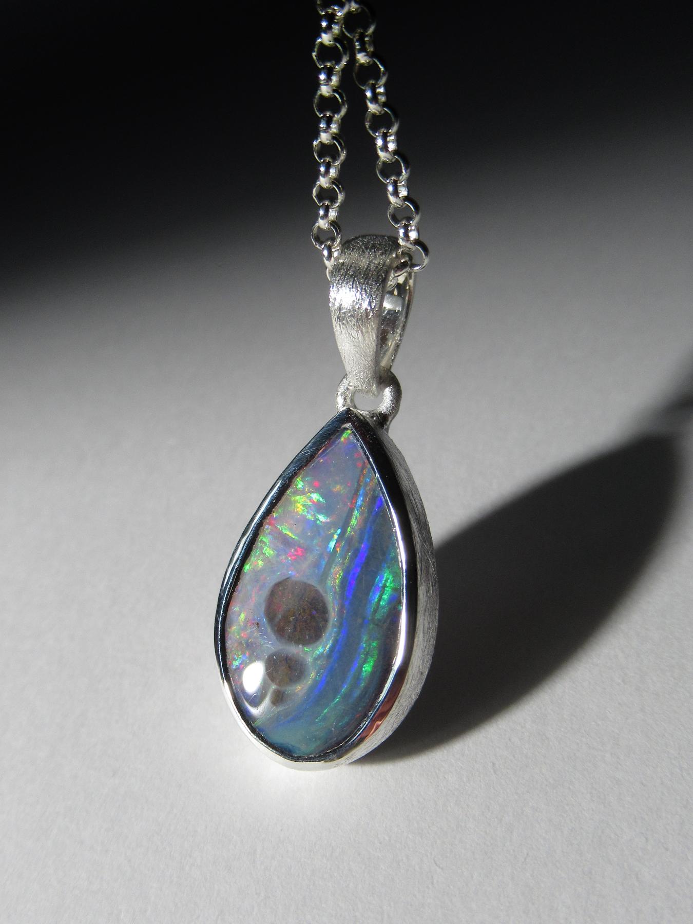 Taglio vecchia miniera Collana in argento Boulder Opal in vendita